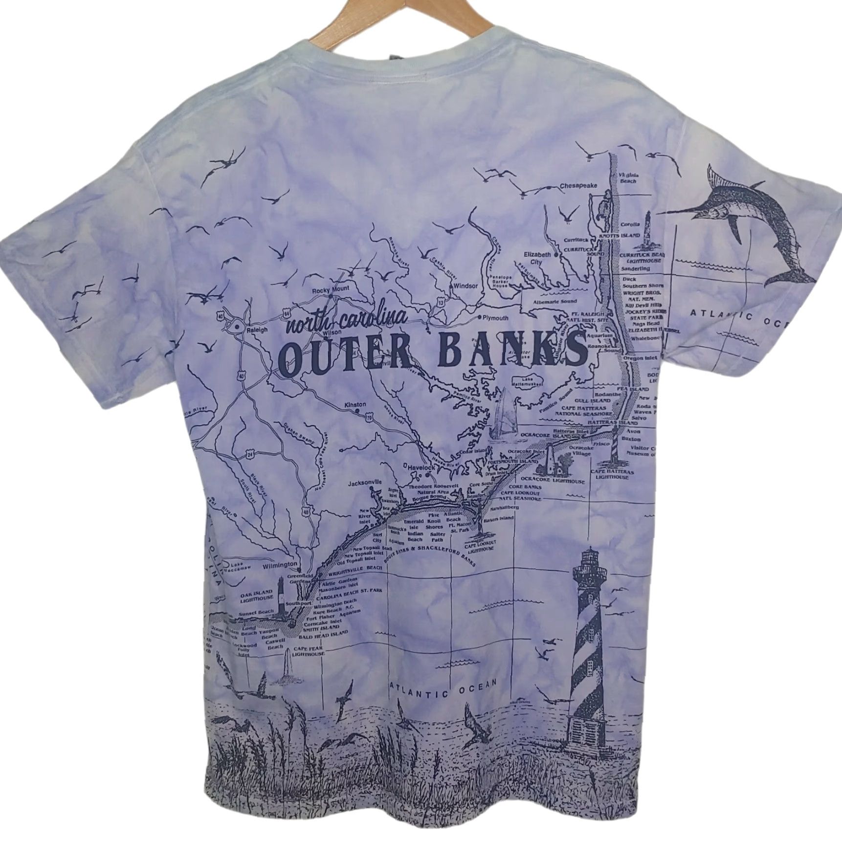 Vintage VINTAGE Blue Dolphin Designs Outer Banks Shirt Large Ocean Map Tie Dye Short Sleeve T-Shirt Mens Large Blue All Over Print OBX Beach North Carolina Size US L / EU 52-54 / 3 - 3 Thumbnail