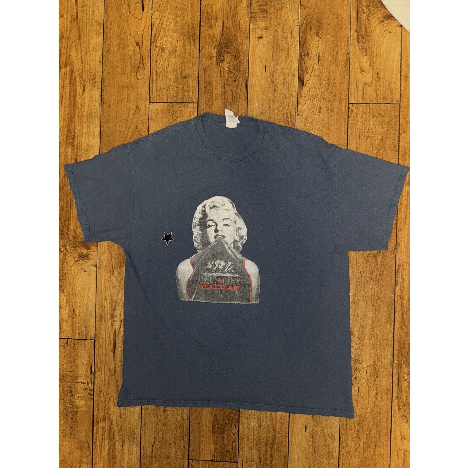 Vintage Marlyn Monroe California T-Shirt Blue XL 24x28 Y2K Size US XL / EU 56 / 4 - 1 Thumbnail