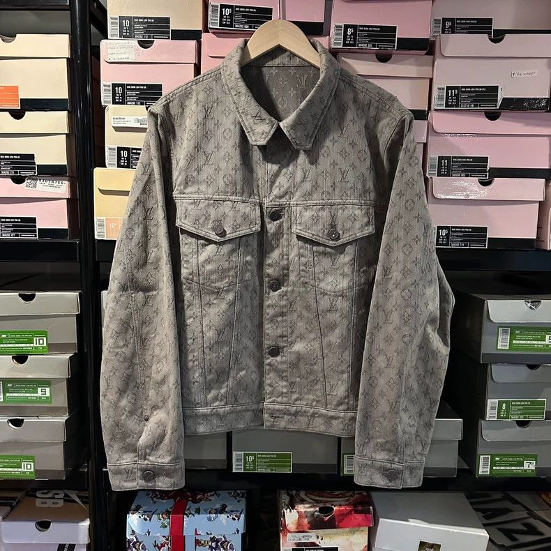 Louis Vuitton Louis Vuitton Grey dark-striped washed denim jacket 2505-Ne Size US L / EU 52-54 / 3 - 1 Thumbnail
