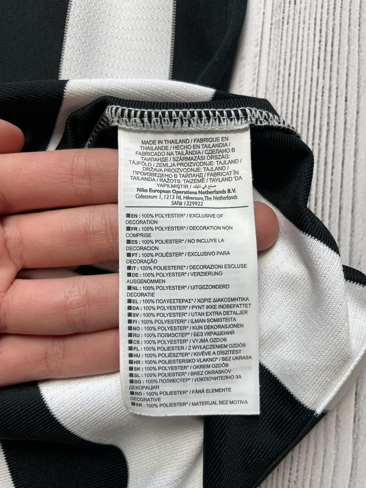 Nike × Vintage Vintage Nike Juventus soccer jersey size L striped Size US L / EU 52-54 / 3 - 5 Thumbnail