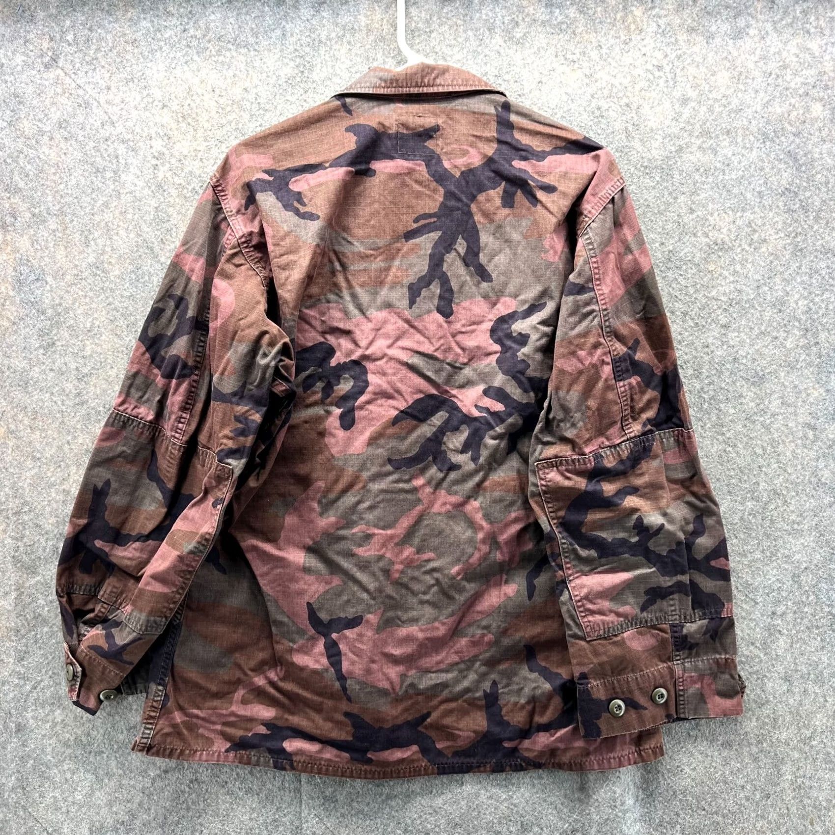 Vintage VINTAGE U.S. Military Jacket Mens Medium Adult Camouflage Cotton Canvas Long Regular Fall Winter Brown Green Red Button Front Size US M / EU 48-50 / 2 - 3 Thumbnail
