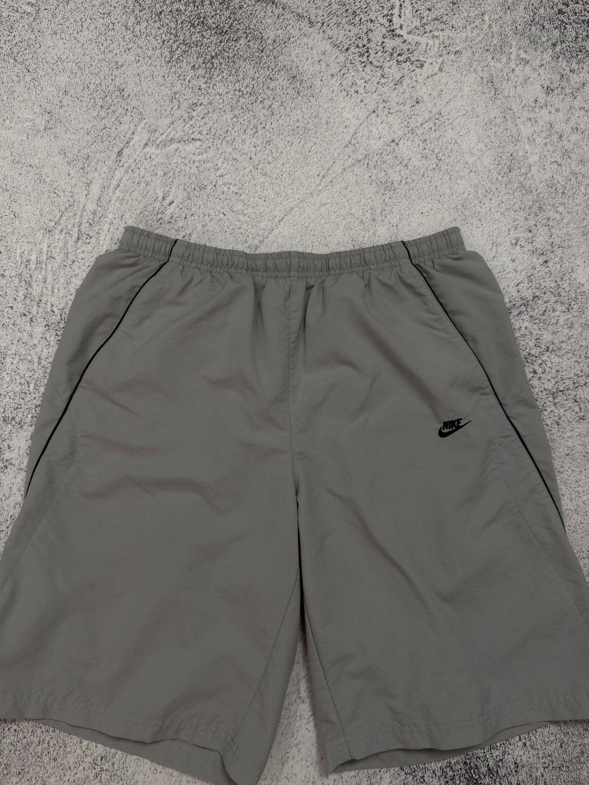 Nike Vintage Nike shorts streetwear swoosh casual y2k size L Size US 34 / EU 50 - 5 Thumbnail