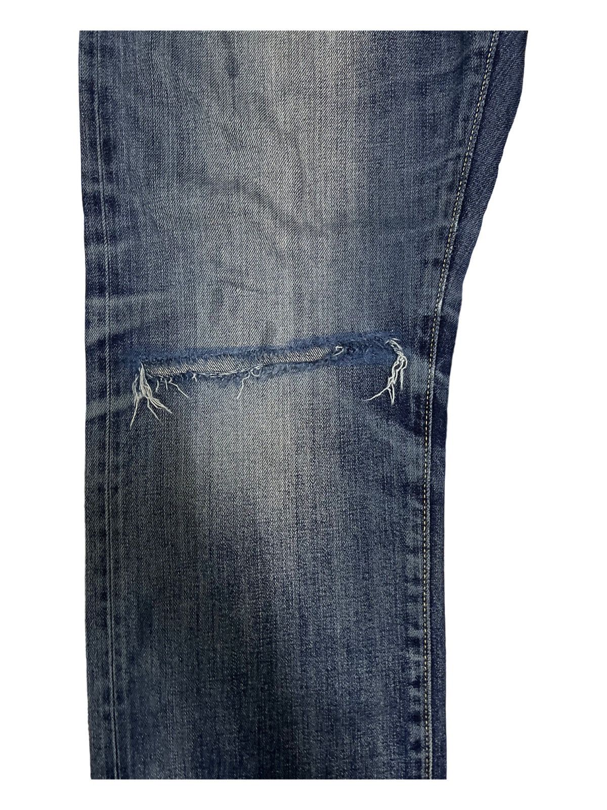 Japanese Brand × Jun Takahashi × Uniqlo Vintage Uniqlo Selvedge Blue Naturally Distressed Jeans Size US 36 / EU 52 - 4 Thumbnail
