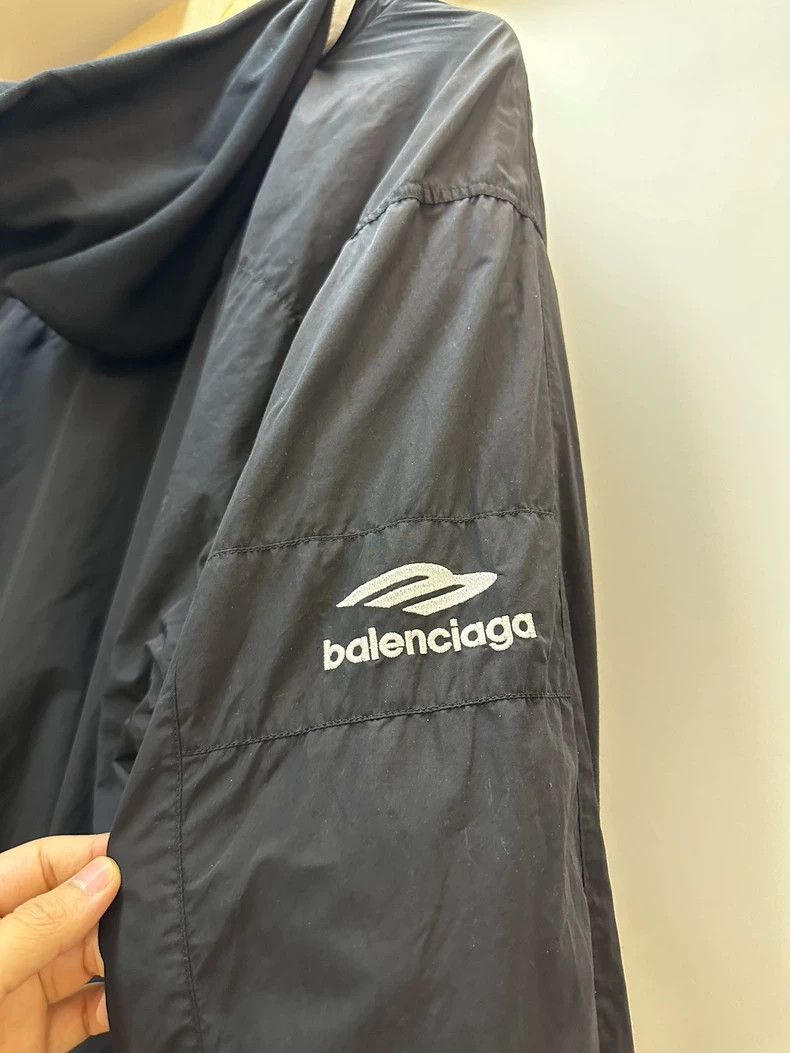 Balenciaga Balenciaga Embroidered Logo White Lines Fake Two-Piece Hoo Size US M / EU 48-50 / 2 - 4 Thumbnail