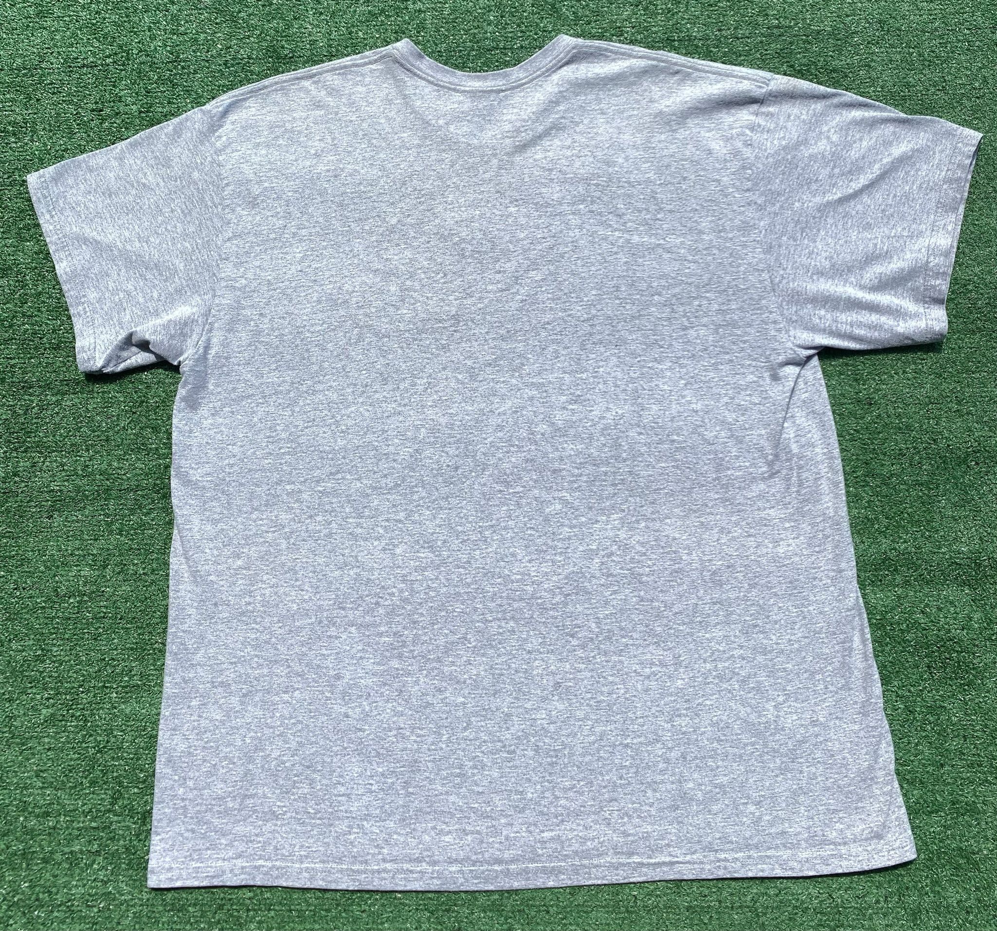 Nike 90’s Nike 3D Raised Center Swoosh Logo Grey Tag T-Shirt 2XL Size US XXL / EU 58 / 5 - 4 Thumbnail