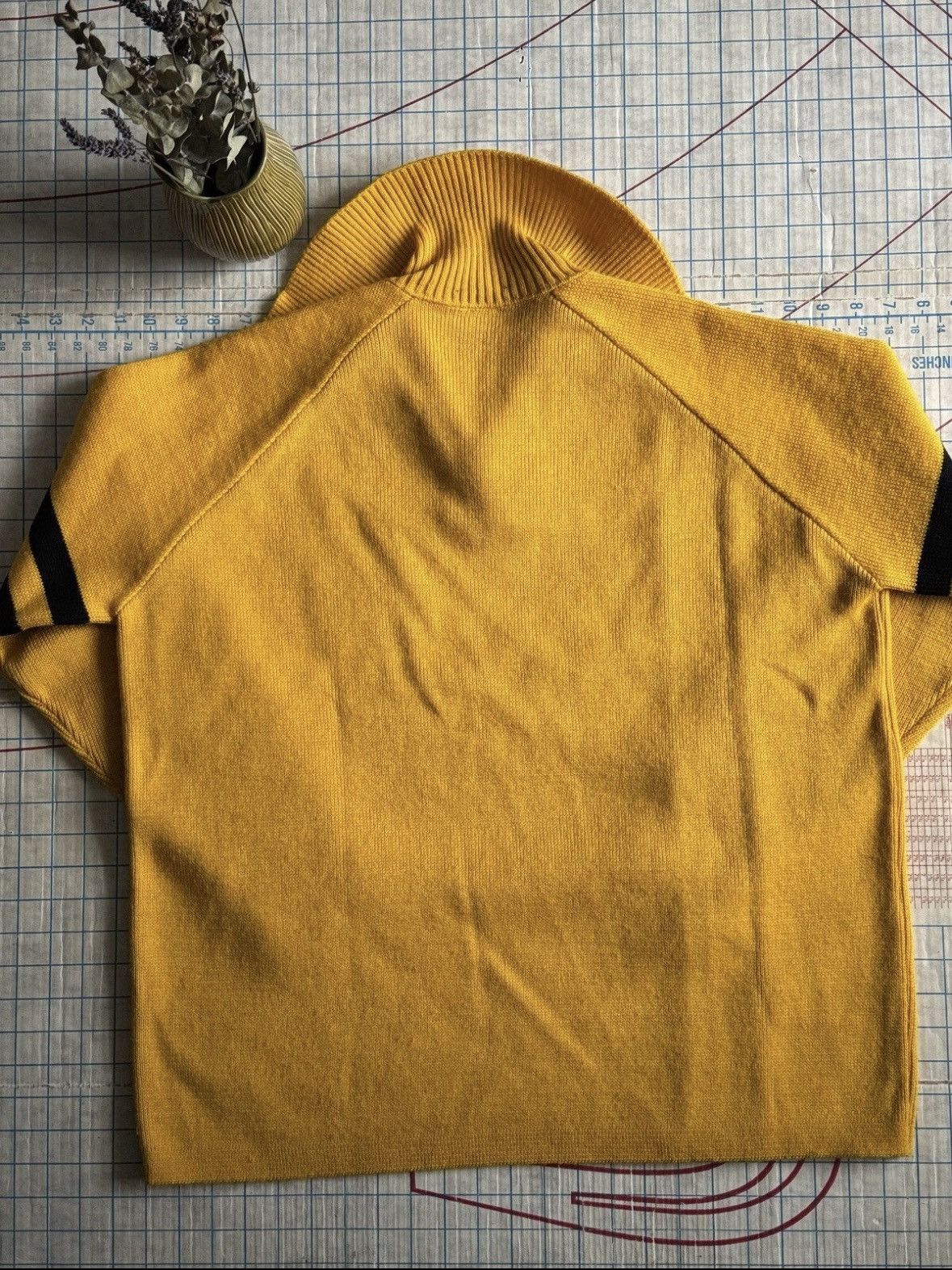 Vintage Vintage Clover Knitting Mills Gibsons Yellow And Black Knit Size US M / EU 48-50 / 2 - 9 Thumbnail