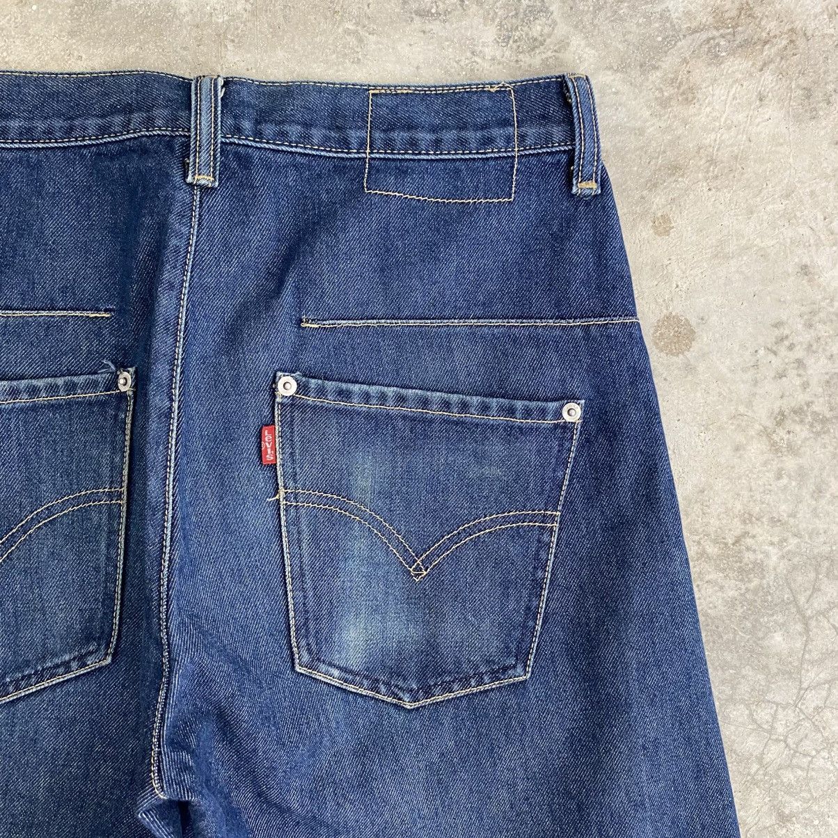 Levi's Vintage Levis Engineered Twisted Leg Relaxed Denim Jeans Size US 29 - 11 Thumbnail