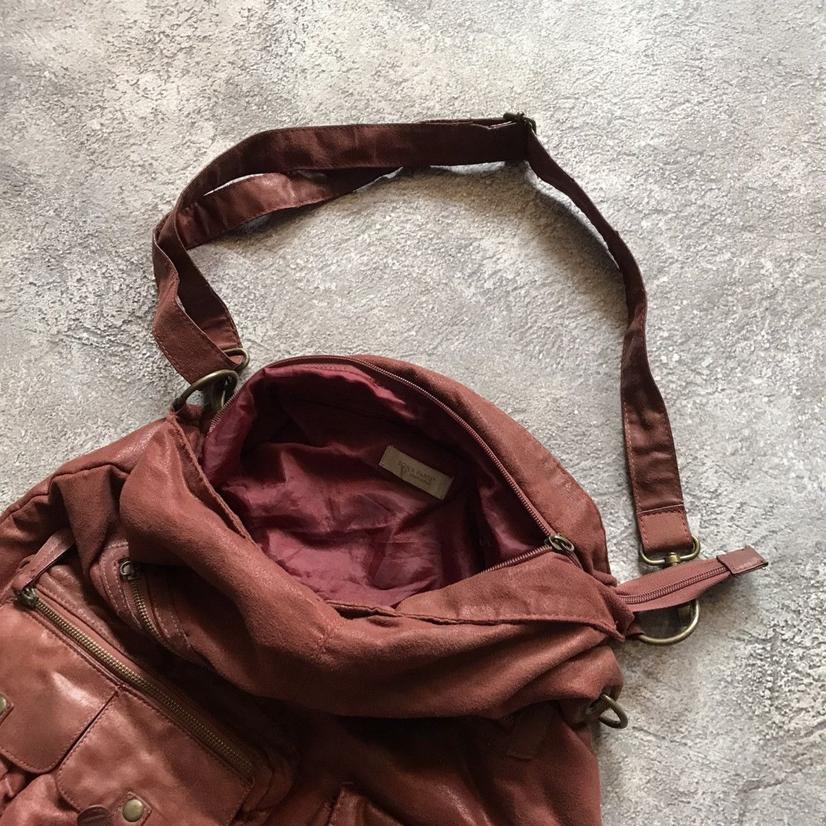 Vintage Vintage 90s Crossbody Bag Distressed Burgundy Y2K Streetwear Size ONE SIZE - 6 Thumbnail