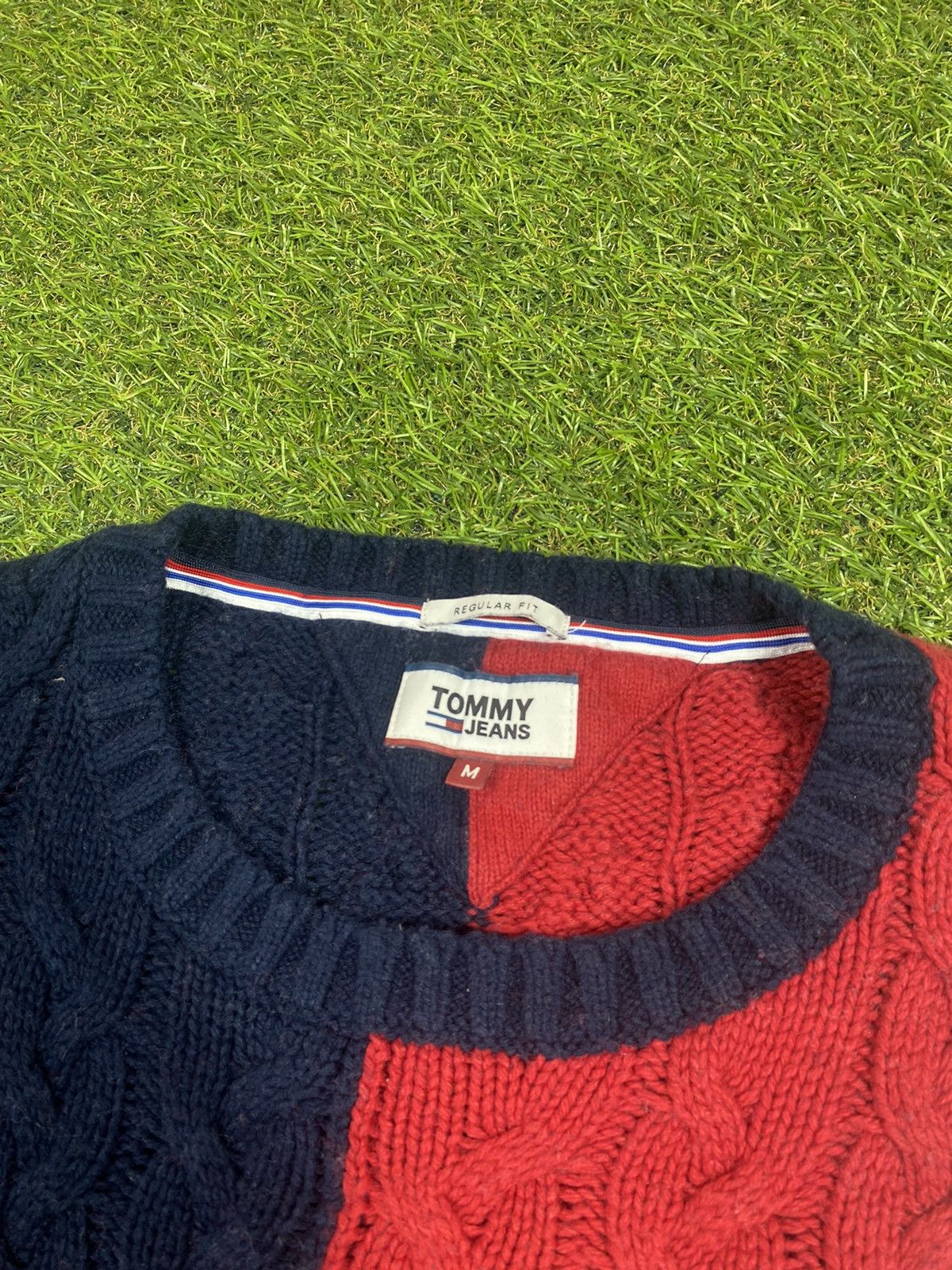 Tommy Hilfiger Vintage 90s Tommy Hilfiger sweater streetwear striped size M Size US M / EU 48-50 / 2 - 3 Thumbnail