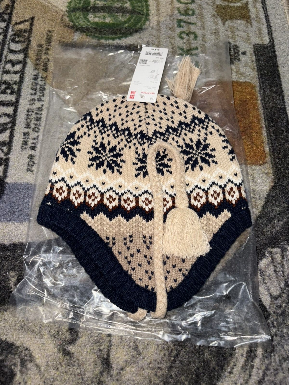 Uniqlo Uniqlo Heat Tech Earflap Beanie Size ONE SIZE - 1 Thumbnail