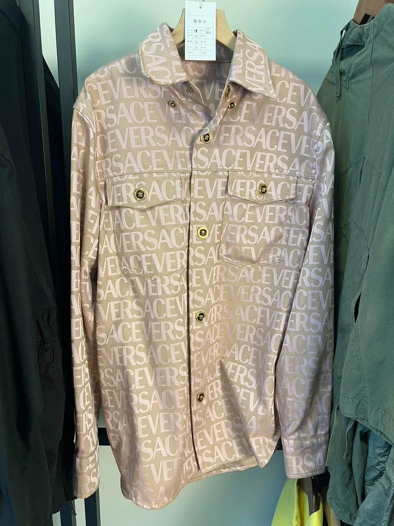 Versace Versace Letter print full print square neck button-down lo Size US M / EU 48-50 / 2 - 1 Thumbnail