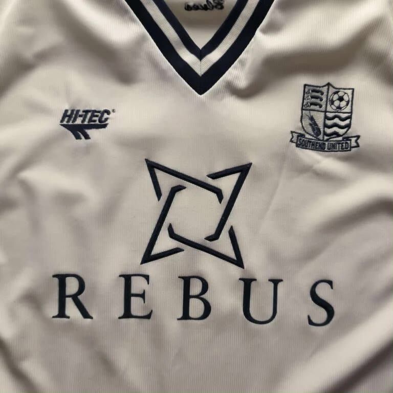 Hi Tec Southend United 2001-02 Hi-Tec away football jersey size M Size US M / EU 48-50 / 2 - 4 Thumbnail