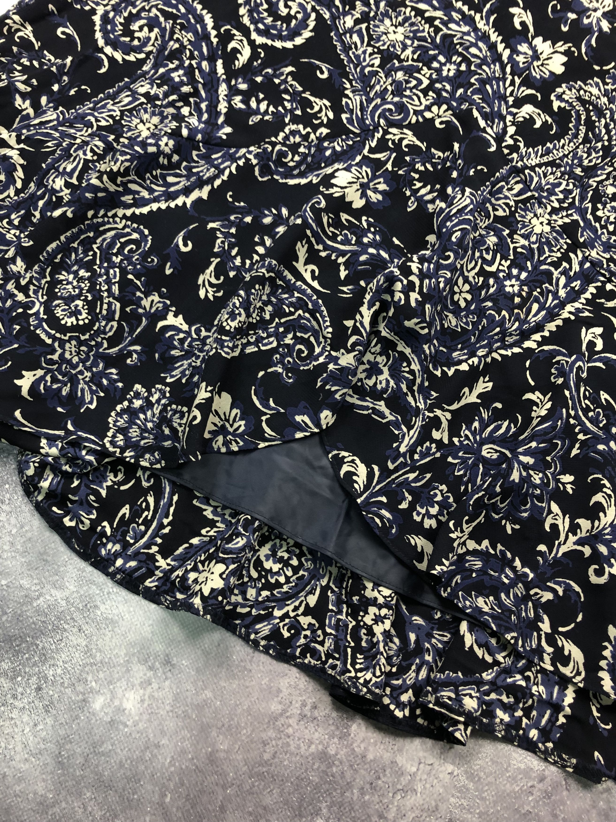 Laura Ashley LAURA ASHLEY Vintage Maxi Y2k Monogram Skirt Streetwear Size 30" / US 8 / IT 44 - 3 Thumbnail