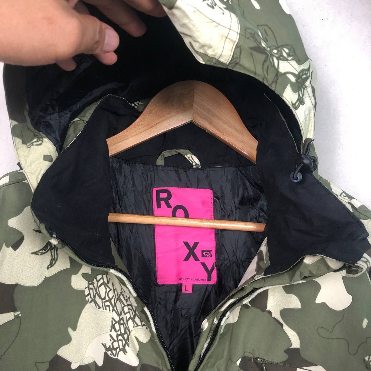 Other ROXY Camouflage Soft Shell Hooded Jacket Winter Fashion Size US L / EU 52-54 / 3 - 9 Thumbnail
