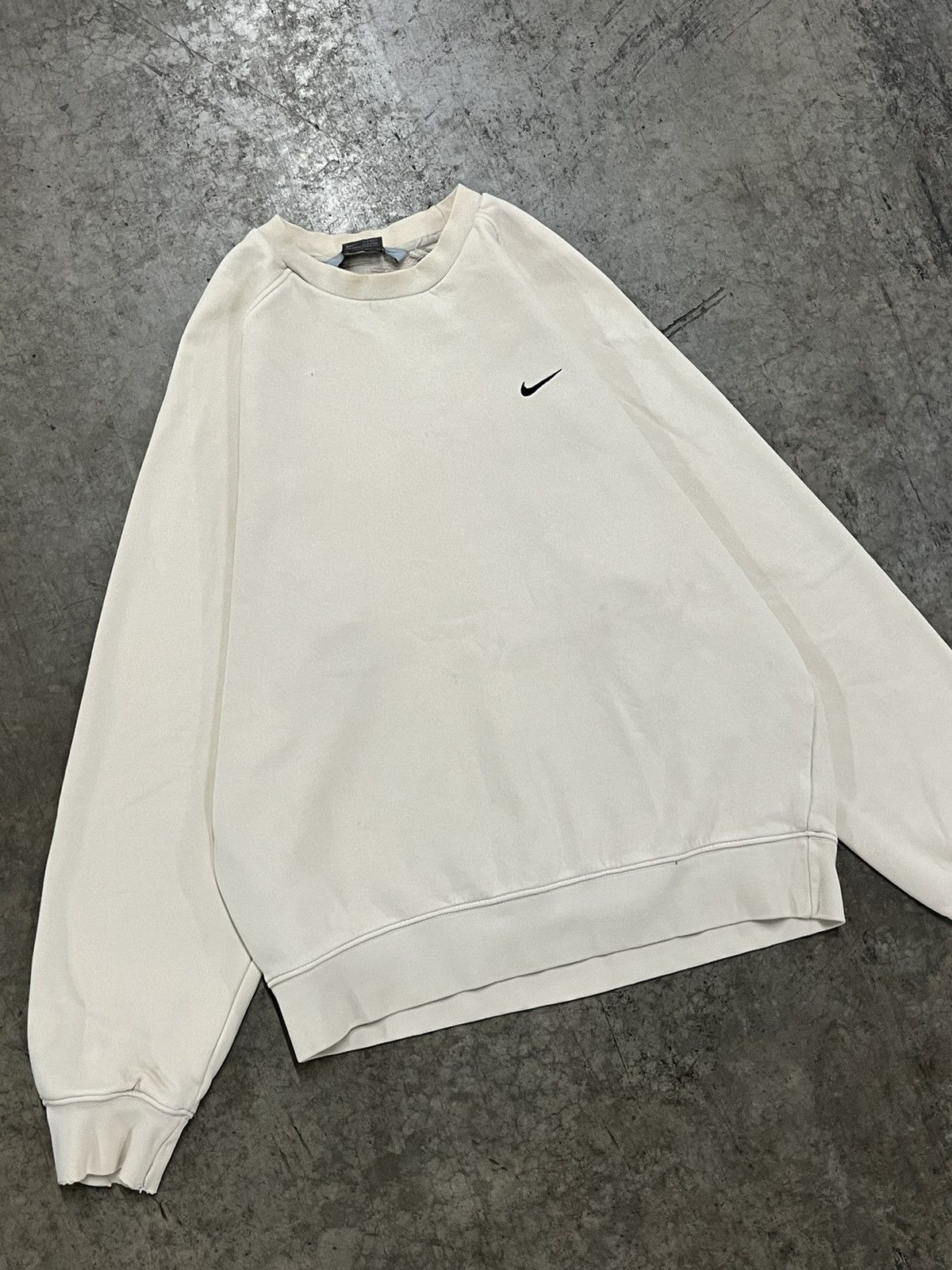 Nike × Vintage Nike essential side swoosh y2k cream crewneck streetwear Size US M / EU 48-50 / 2 - 4 Thumbnail
