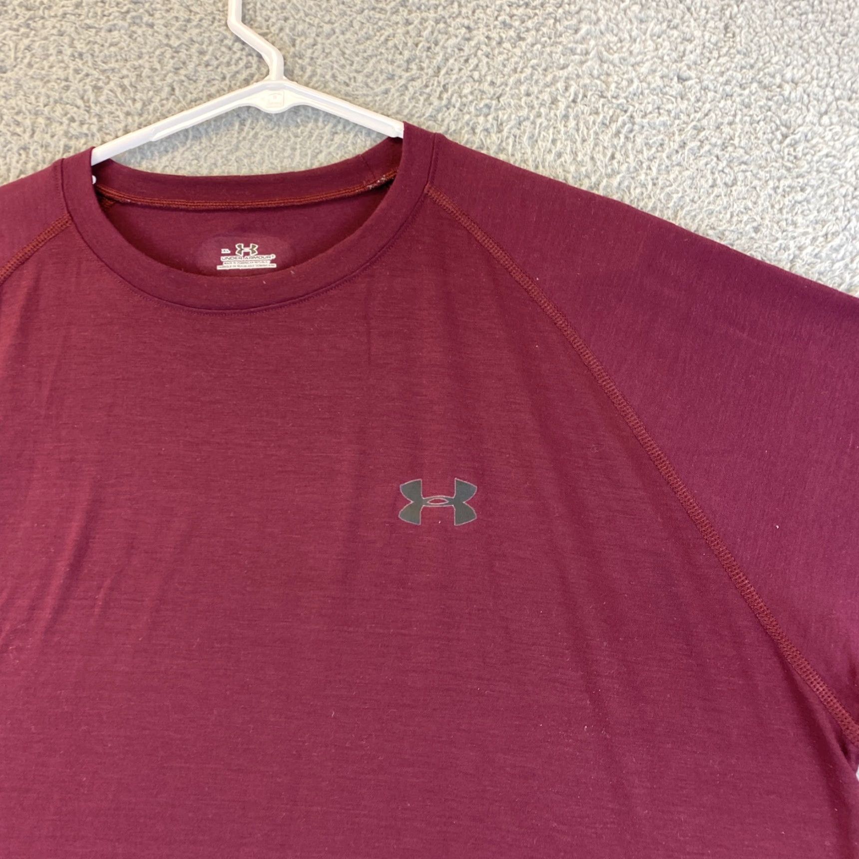 Under Armour VINTAGE? No — Under Armour DRY FIT Training Shirt Short Sleeve Mens XL Maroon Athletic Dri-Fit, Lightweight Moisture-Wicking Sports Tee, 73-9 Size US XL / EU 56 / 4 - 2 Thumbnail