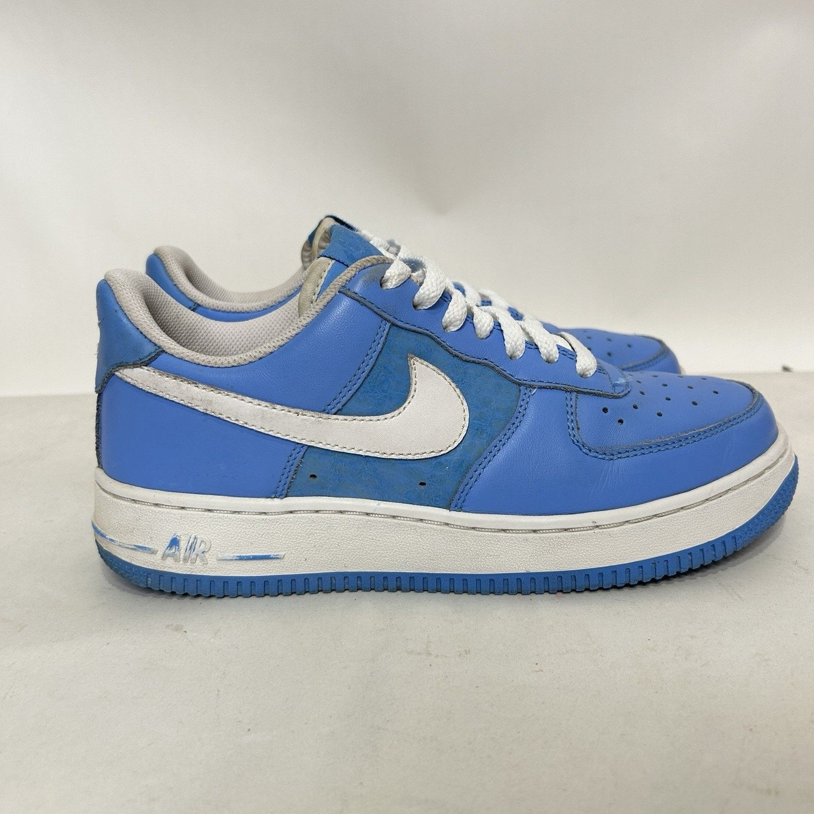 Nike Nike Air Force 1 ‘07 WMNS “University Blue White” Size US 7 / IT 37 - 4 Thumbnail