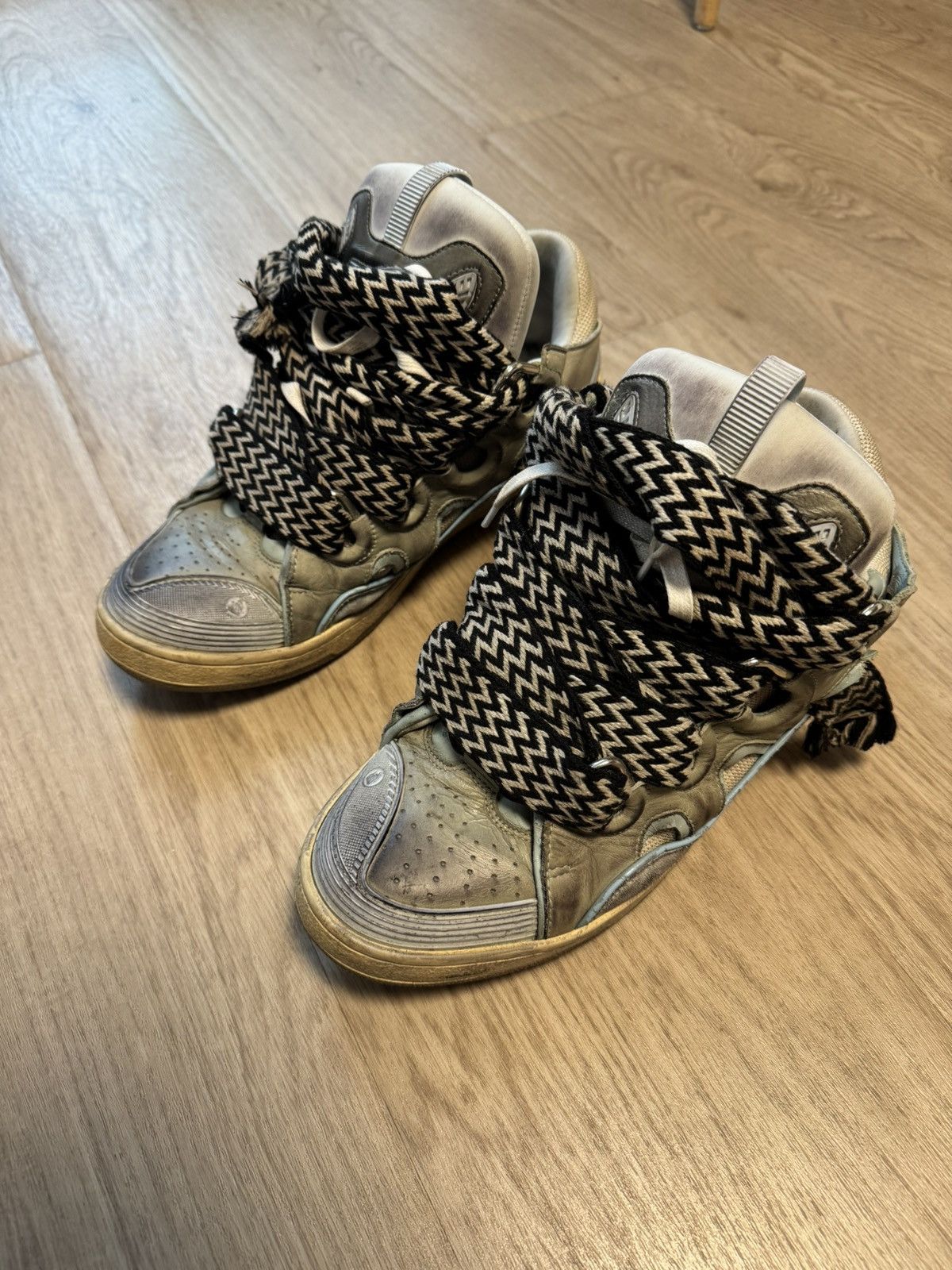 Lanvin Lanvin Distressed Low-Top Sneakers – US12 Size US 12 / EU 45 - 2 Thumbnail