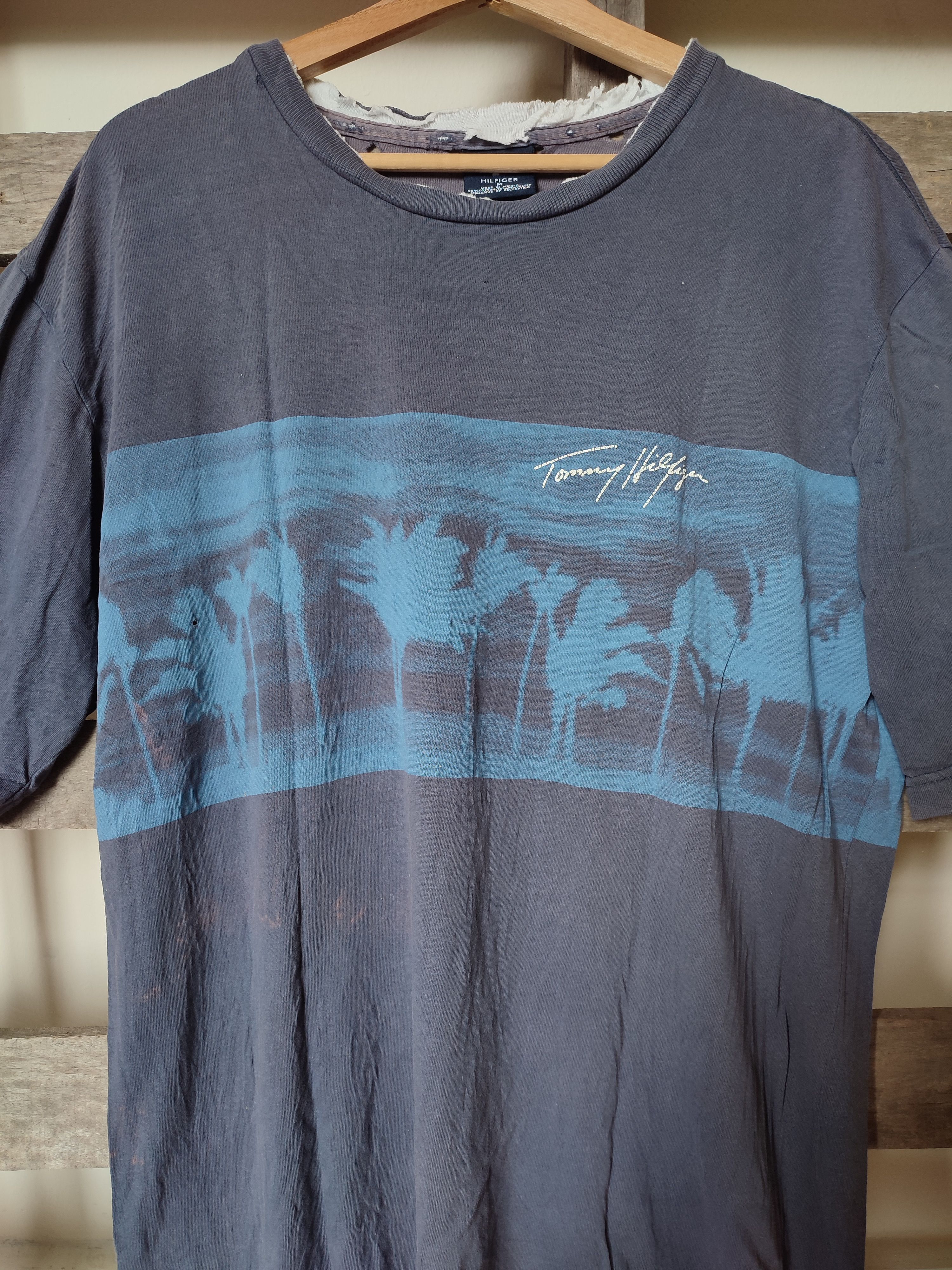 Tommy Hilfiger 💥THRESHED 💥 VINTAGE TOMMY HILFIGER TEE RARE Size US XL / EU 56 / 4 - 7 Thumbnail