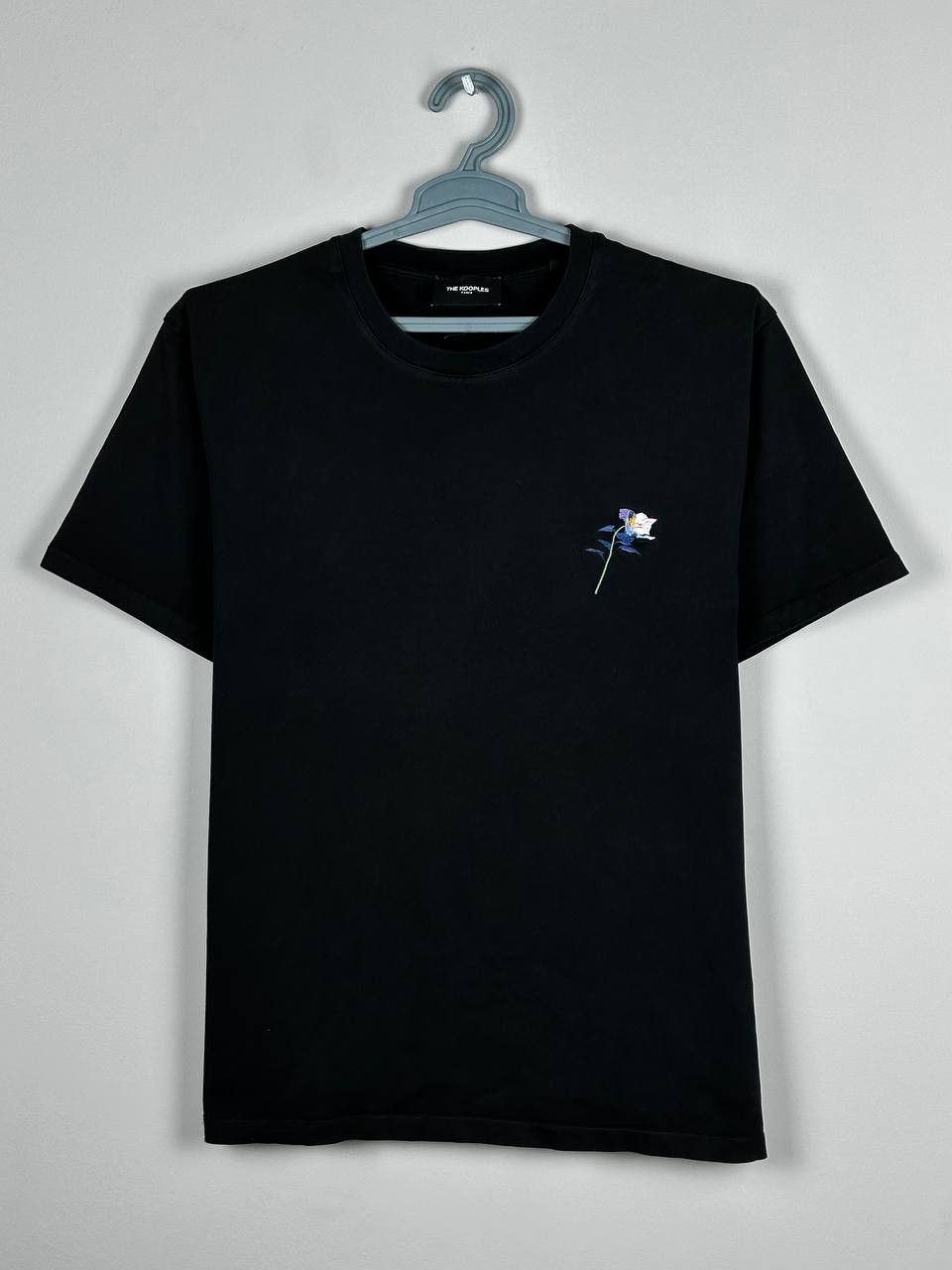 The Kooples The Kooples Black Embroidered Flower T Shirt Streetwear Size US L / EU 52-54 / 3 - 2 Thumbnail