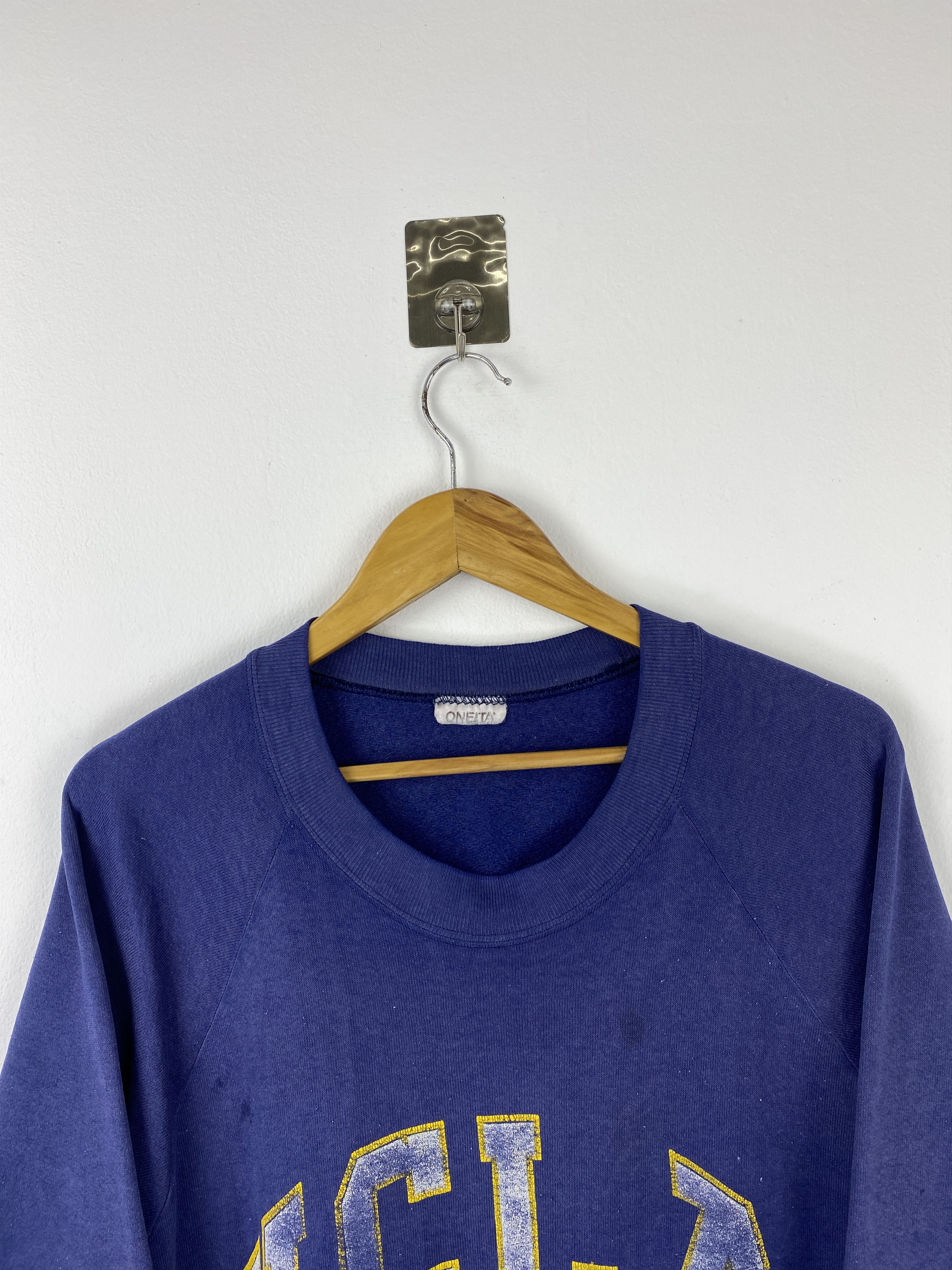 Vintage Vintage 90s UCLA Big Logo Spell Out Sweatshirt SH0437 Size US L / EU 52-54 / 3 - 2 Thumbnail