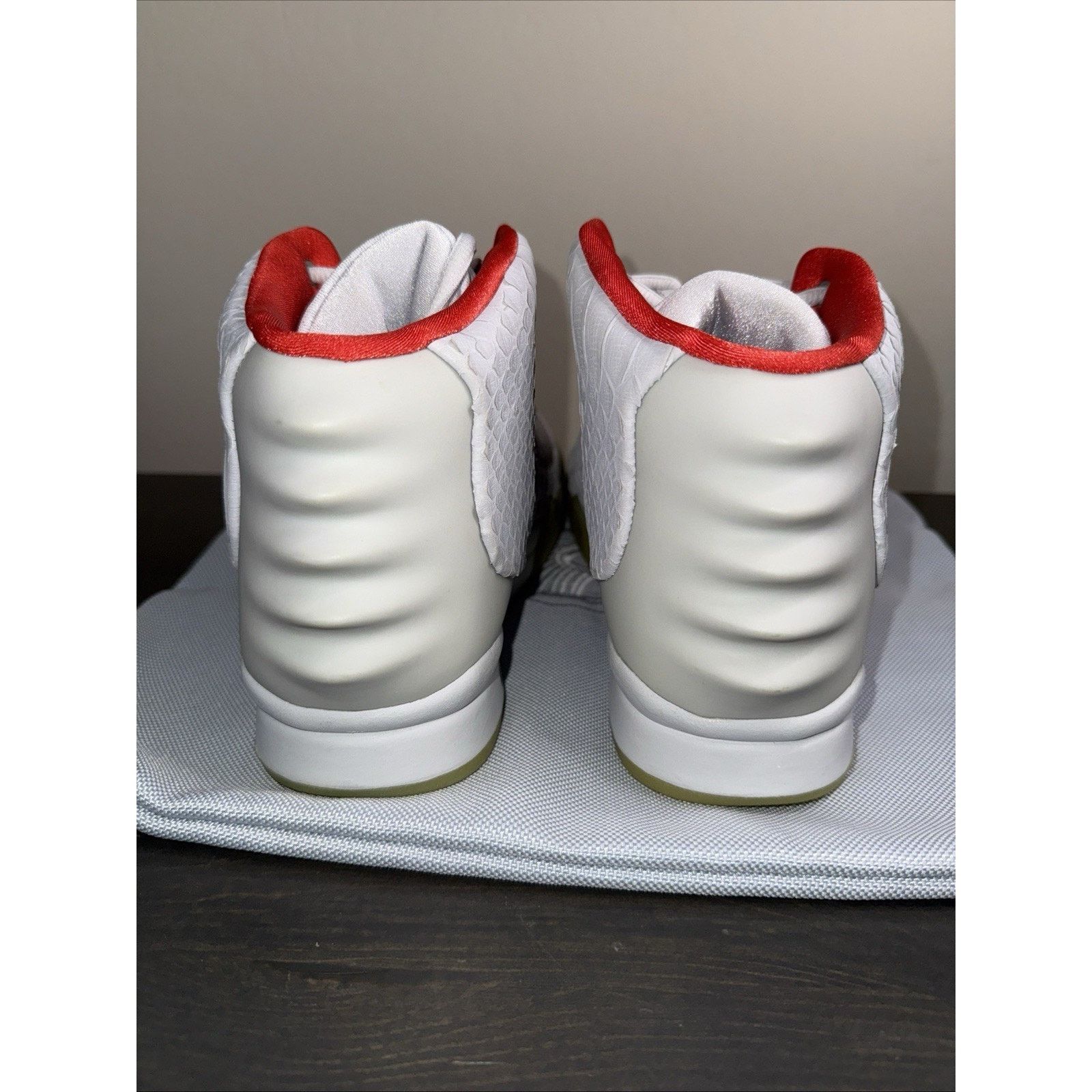 Nike Nike Air Yeezy 2 NRG Platinum Kanye West Men's 10 US NEW Size US 10 / EU 43 - 5 Thumbnail