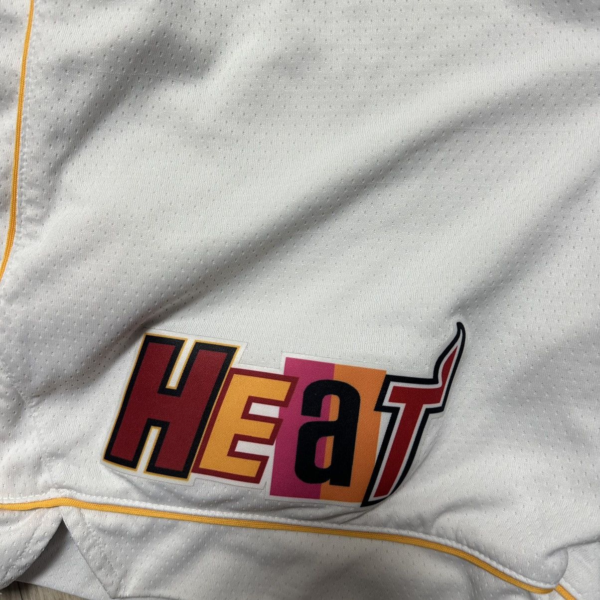 NBA × Nike Authentic Miami Heat White Shorts Size US 38 / EU 54 - 2 Thumbnail