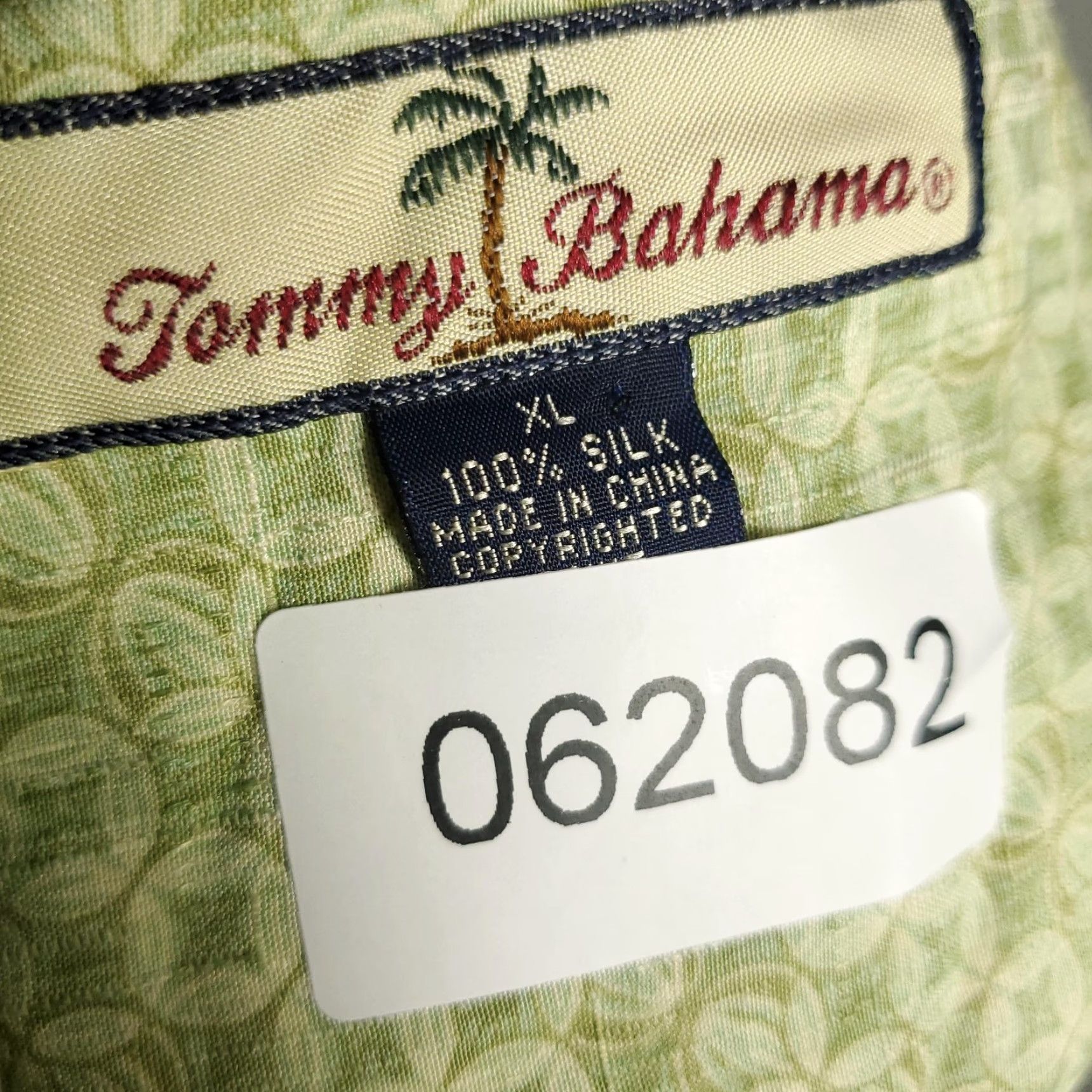 Tommy Bahama VINTAGE Tommy Bahama Shirt Mens XL Short Sleeve Green Floral Silk Hawaiian Casual Size US XL / EU 56 / 4 - 7 Thumbnail