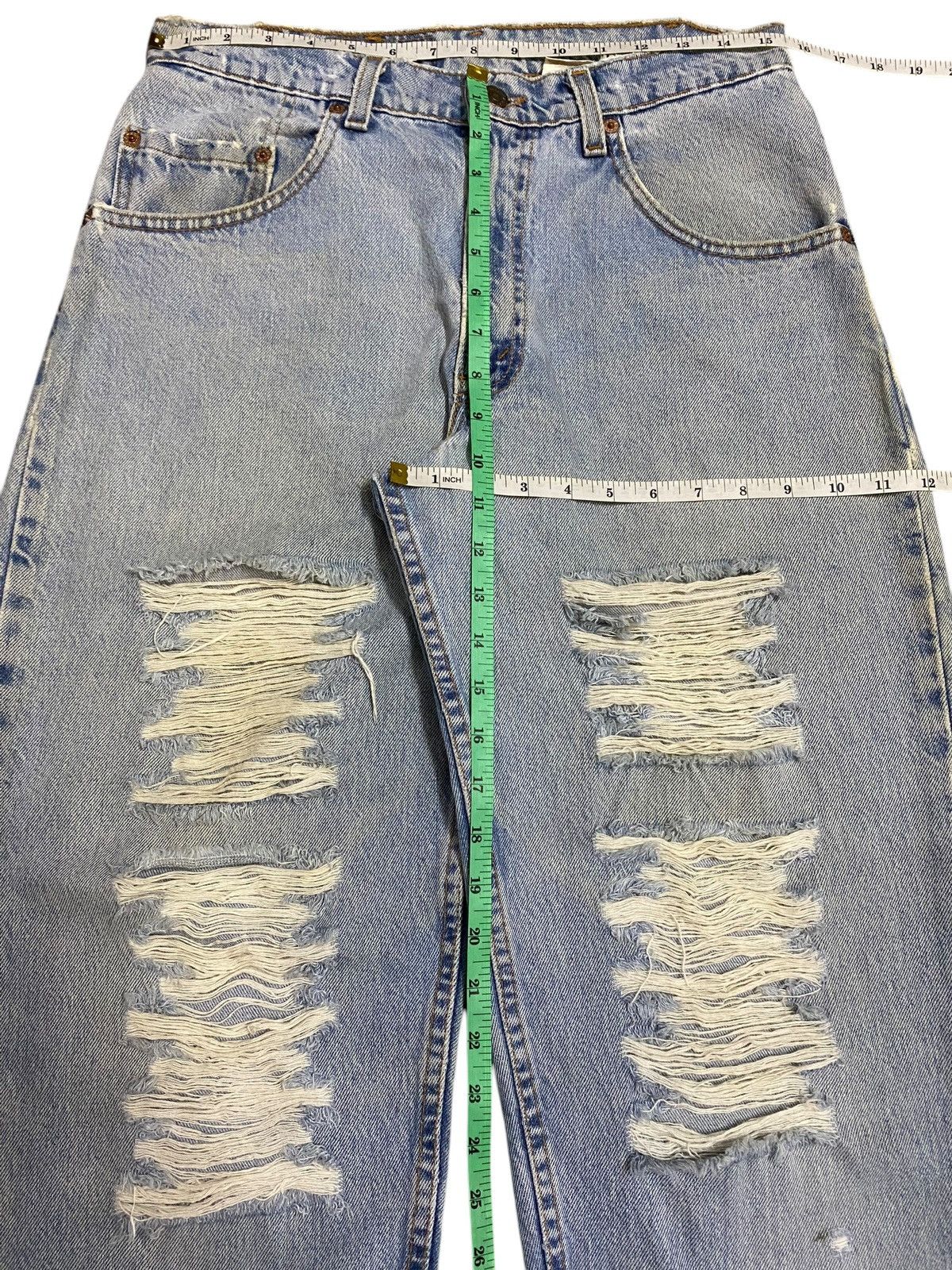 Levi's Vintage Clothing Vintage Levis 560 80’s Grunge Ripped Jeans Size US 31 - 13 Thumbnail