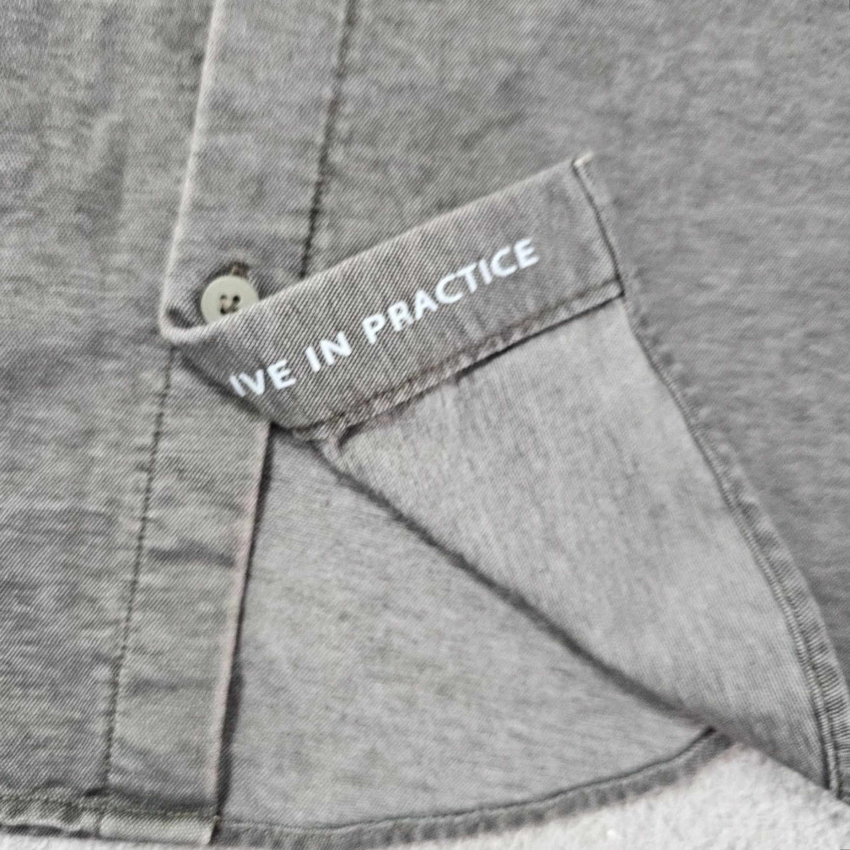 Lululemon Lululemon Shirt Mens Small Grey Woven Live In Practice Long Sleeve Button Up Size US S / EU 44-46 / 1 - 4 Thumbnail