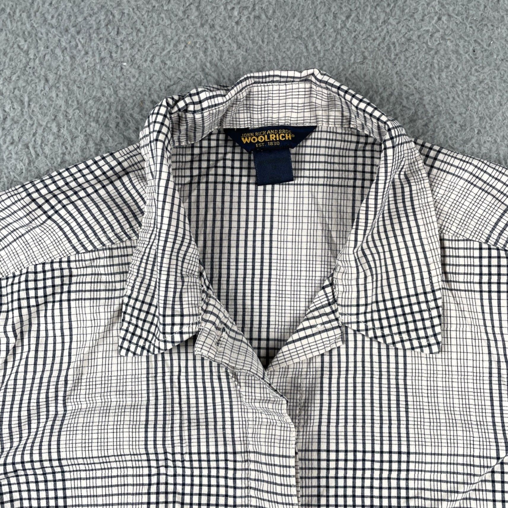 Vintage Woolrich Shirt Womens Button-Up Plaid Ivory M EUC Short Sleeve Collared Pattern: Plaid, Classic Outdoor Mens? Size M / US 6-8 / IT 42-44 - 2 Thumbnail