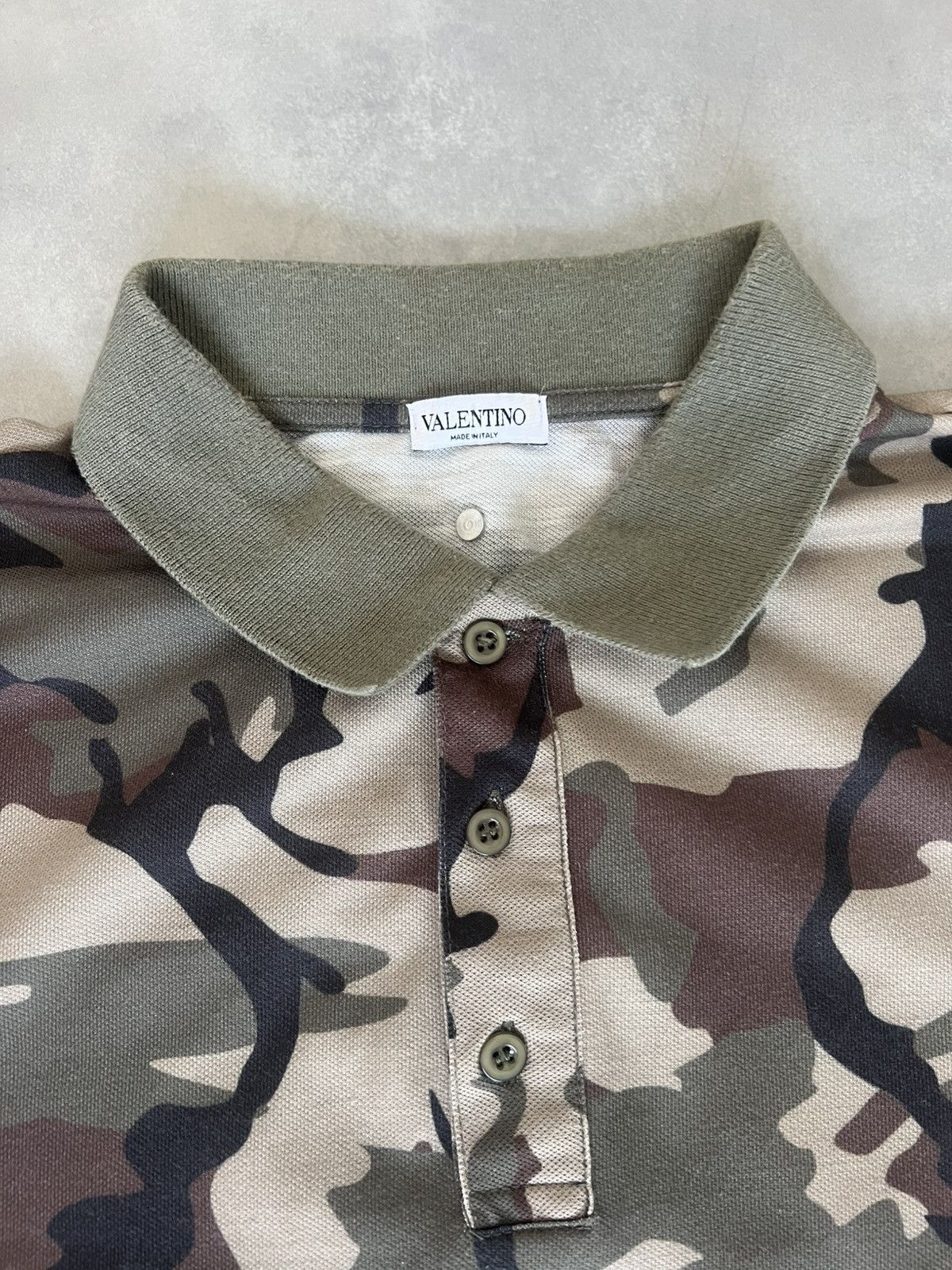 Valentino Valentino Camo Stud Polo Shirt Size US L / EU 52-54 / 3 - 4 Thumbnail