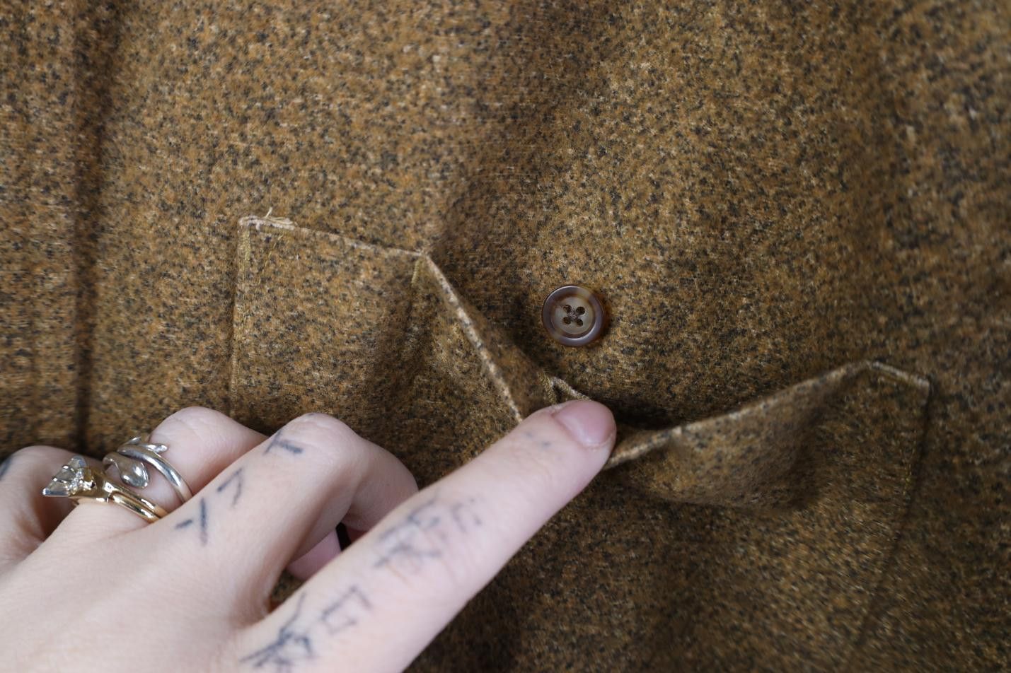 Cabelas Vintage Cabelas Deerskin Chamois Cloth Collared Button Shirt Size US XL / EU 56 / 4 - 5 Thumbnail