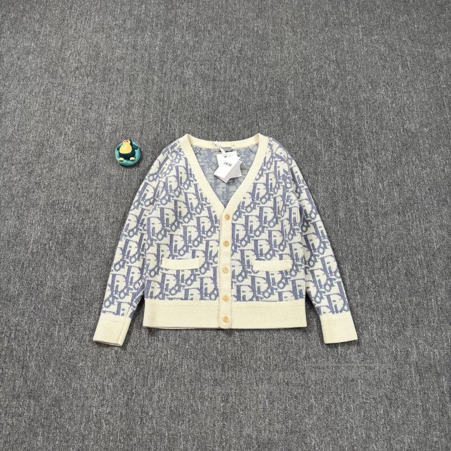 Dior dior white blue wool cardigan size m. Size US M / EU 48-50 / 2 - 1 Thumbnail
