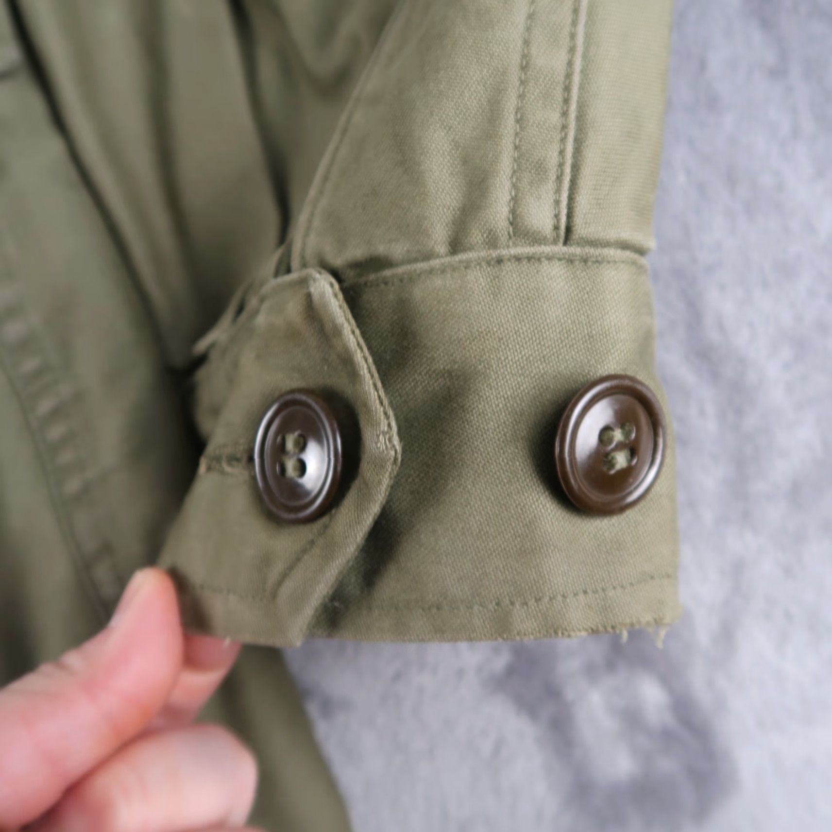 Olive VINTAGE US Army M43 Jacket Mens 34L Olive Green Military Jacket Cotton Canvas Mid-Length Green 40s WW2 Army Size US M / EU 48-50 / 2 - 5 Thumbnail
