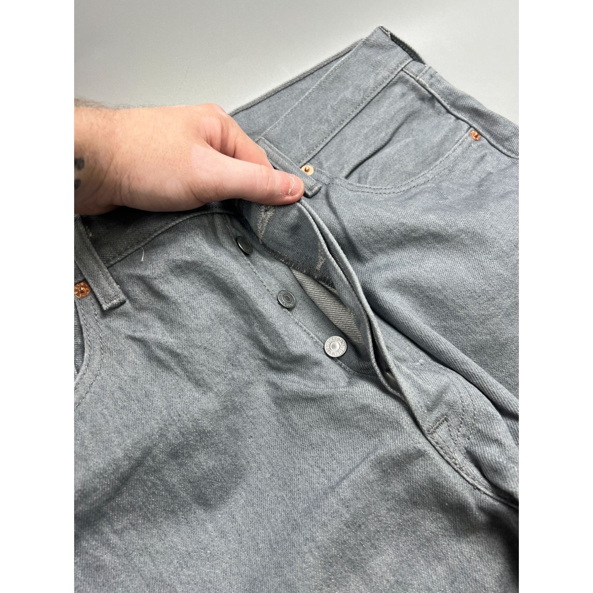 Levi's NWOT Levi’s 501 Gray Denim Jeans Pants (Y0916) Size US 36 / EU 52 - 6 Thumbnail