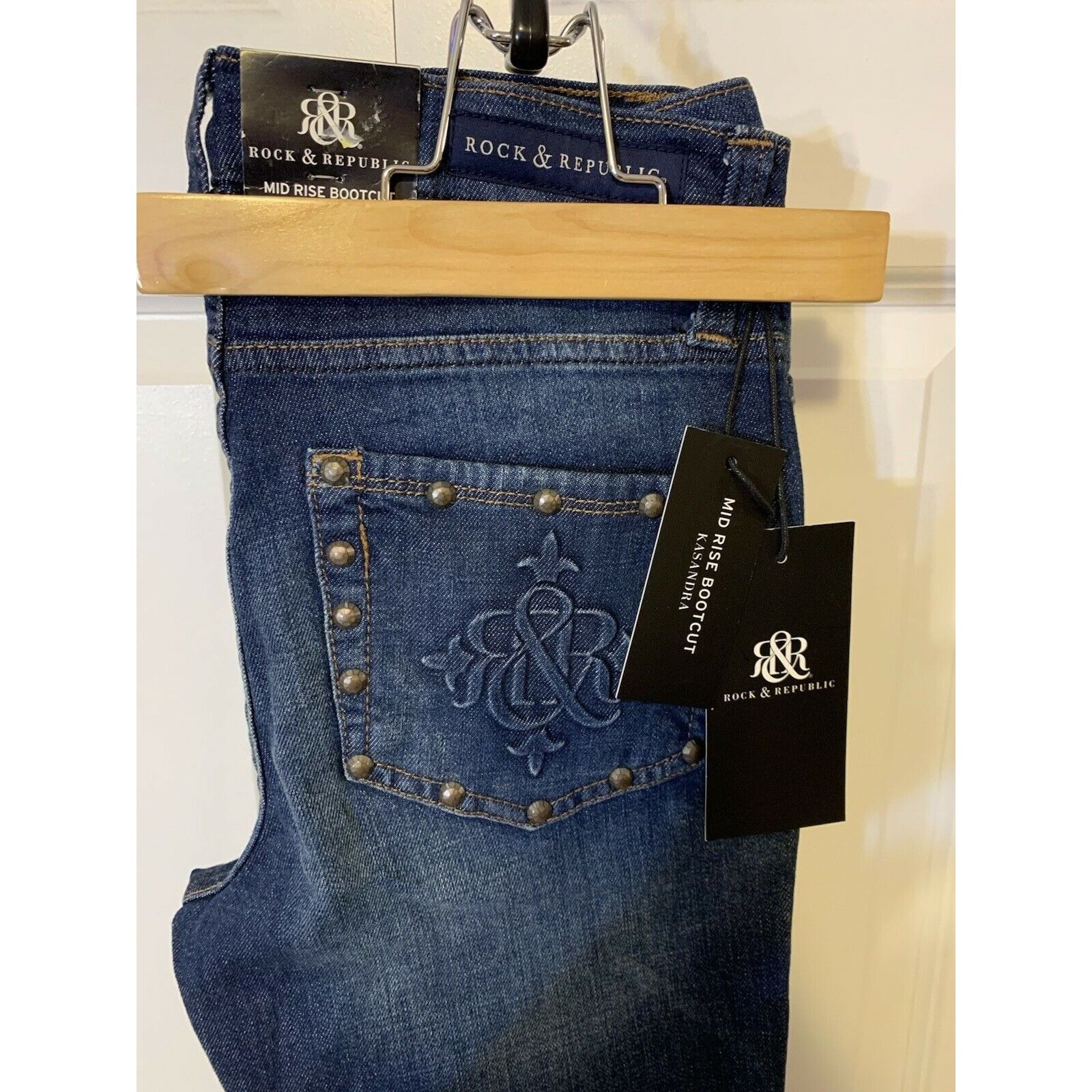 Rock Revival Rock & Republic Women's Sz 4M mid rise bootcut tattle-tale K Size 27" / US 4 / IT 40 - 6 Thumbnail