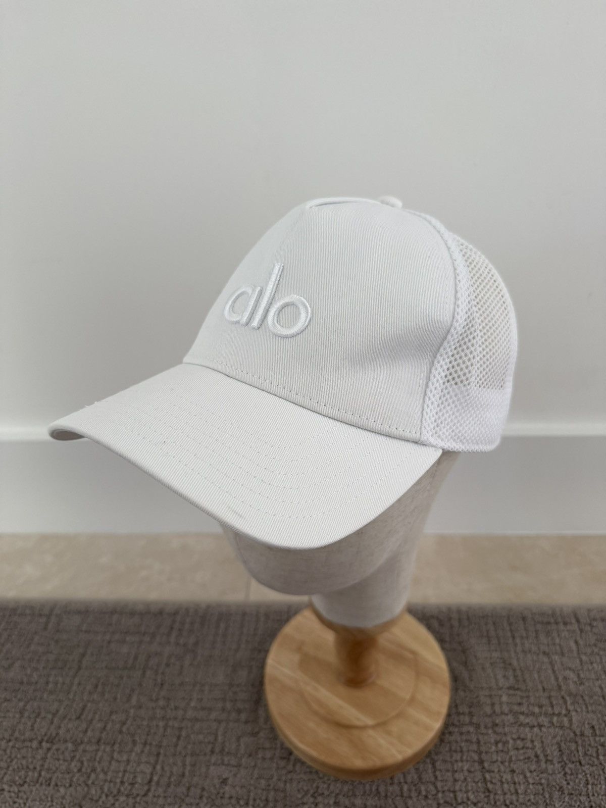 Alo District Trucker Hat - White - Retail $68 Size ONE SIZE - 1 Thumbnail