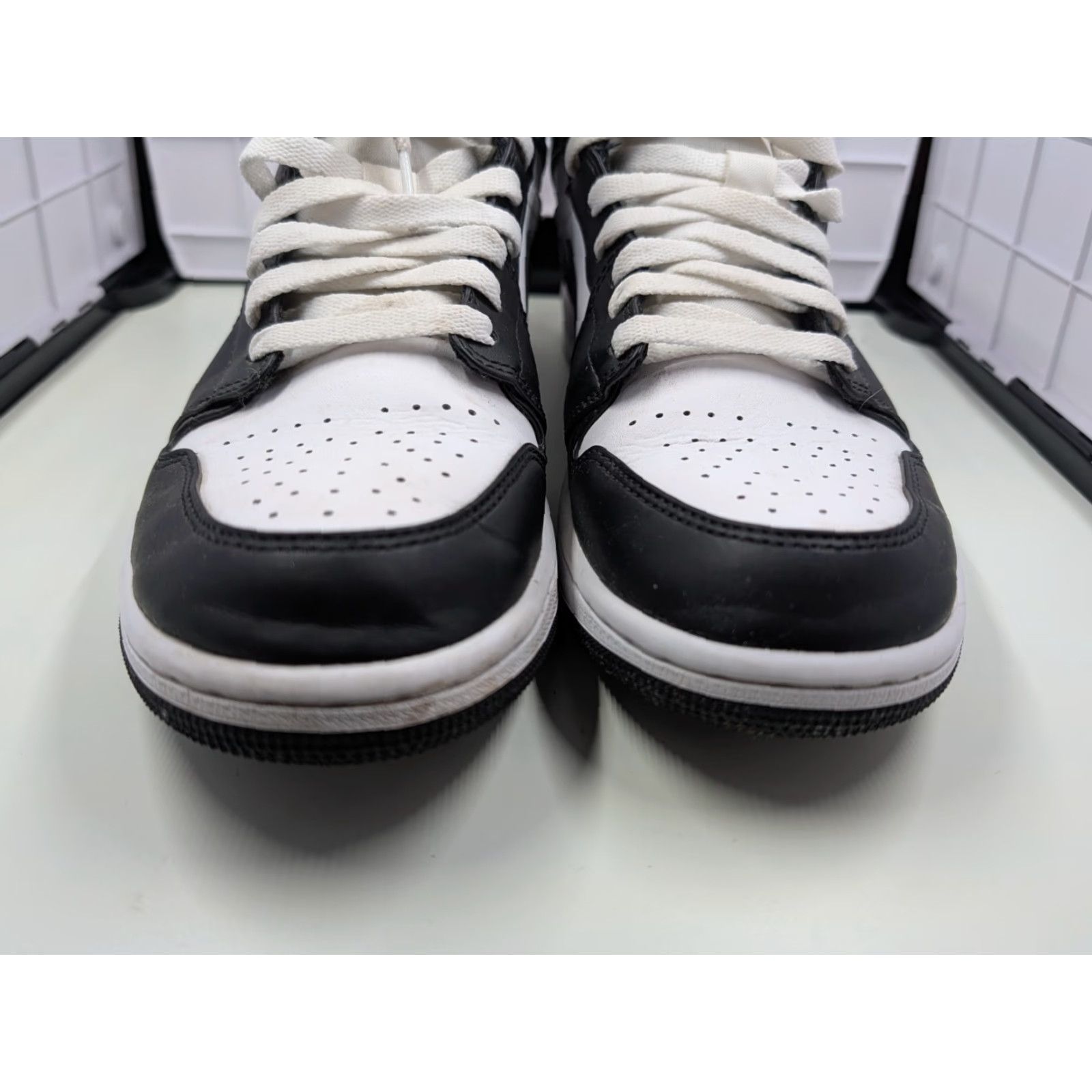 Jordan Brand Air Jordan 1 Mid Heat Reactive Color Change Men’s 8 US DM7802-100 EUC Size US 8 / EU 41 - 2 Thumbnail