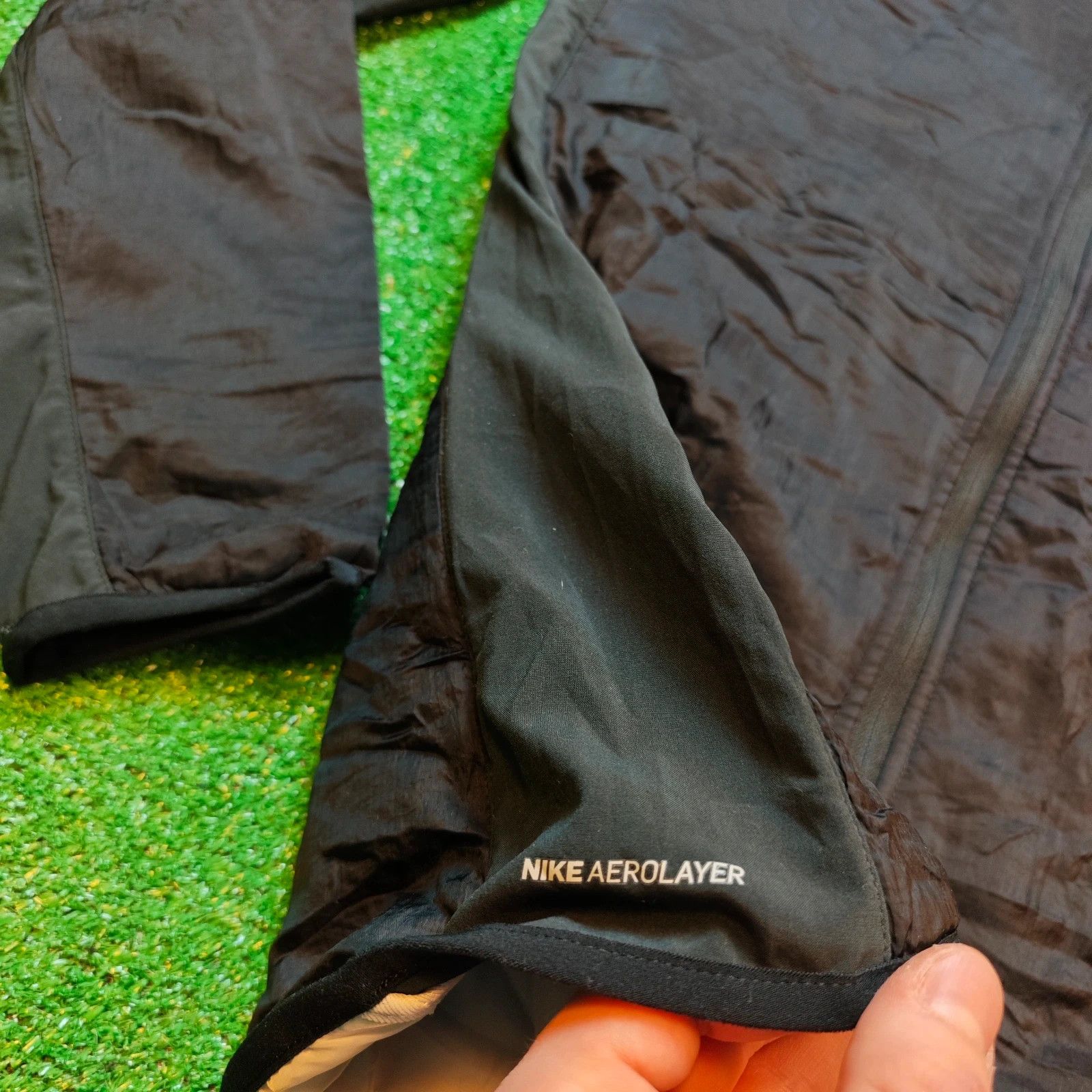 Nike Nike Aerolayer Jacket Mens Small Full Zip Black Running Size US S / EU 44-46 / 1 - 5 Thumbnail