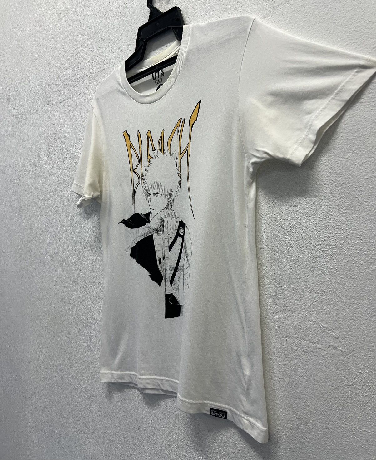 Bleach × Uniqlo × Vintage 🔥grailsale🔥 VINTAGE UNIQLO BLEACH INCHIGO KUROSAKI SHIRT Size US S / EU 44-46 / 1 - 4 Thumbnail