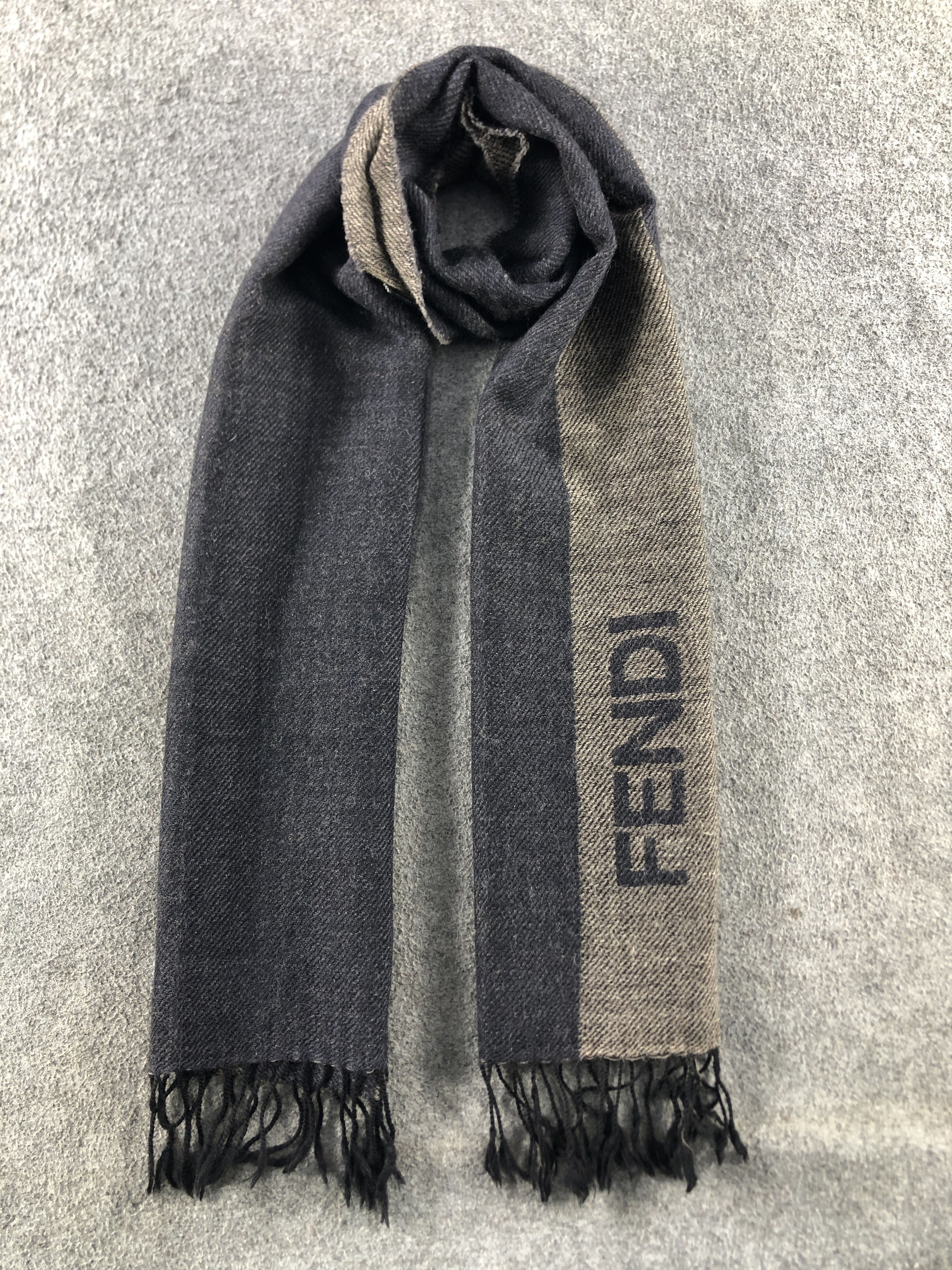 Fendi Fendi Scarf / Muffler / Neckwear P886 Size ONE SIZE - 1 Thumbnail
