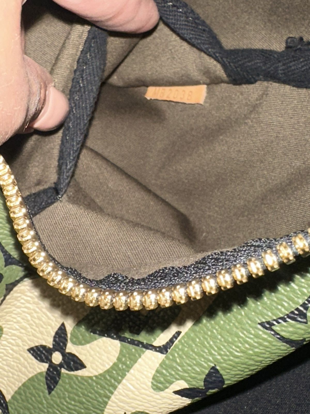 Louis Vuitton × Takashi Murakami Louis Vuitton x Murakami Monogramouflage Duffle Keepall 55 Size ONE SIZE - 19 Thumbnail