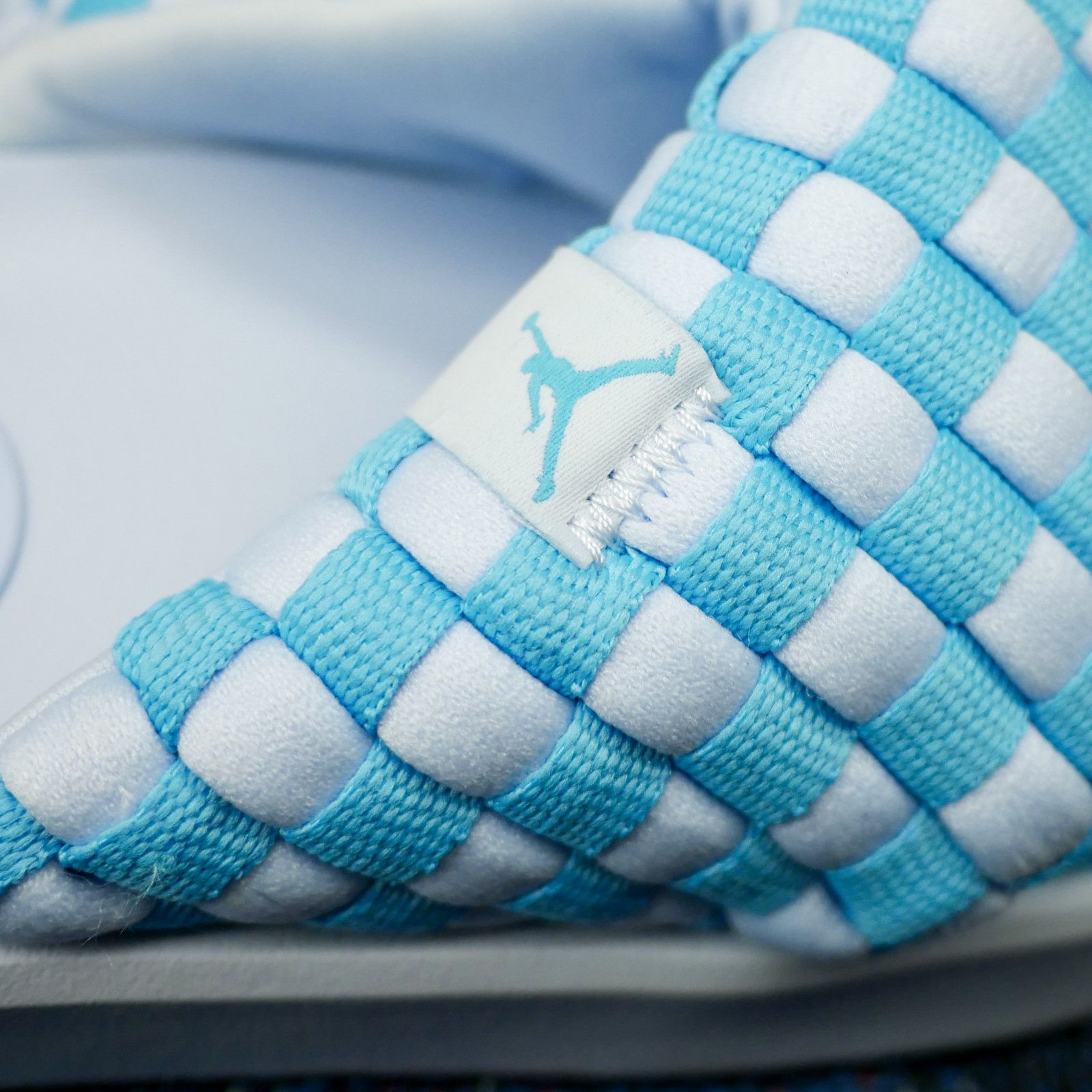 Jordan Brand Air Jordan Sophia Woven Slides Pool Size US 9 / IT 39 - 2 Thumbnail