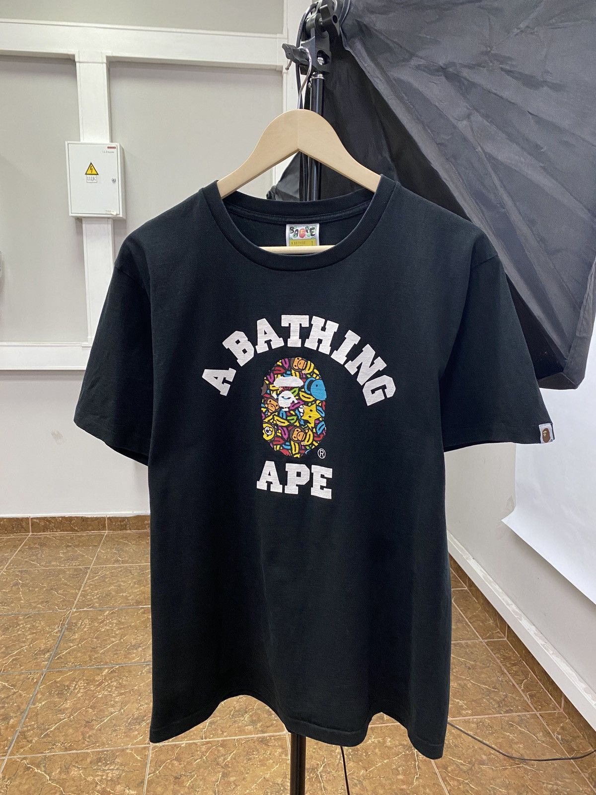 Bape Y2K BAPE Milo Banana Pool T-shirt Rare Retro Hype Size US L / EU 52-54 / 3 - 1 Thumbnail