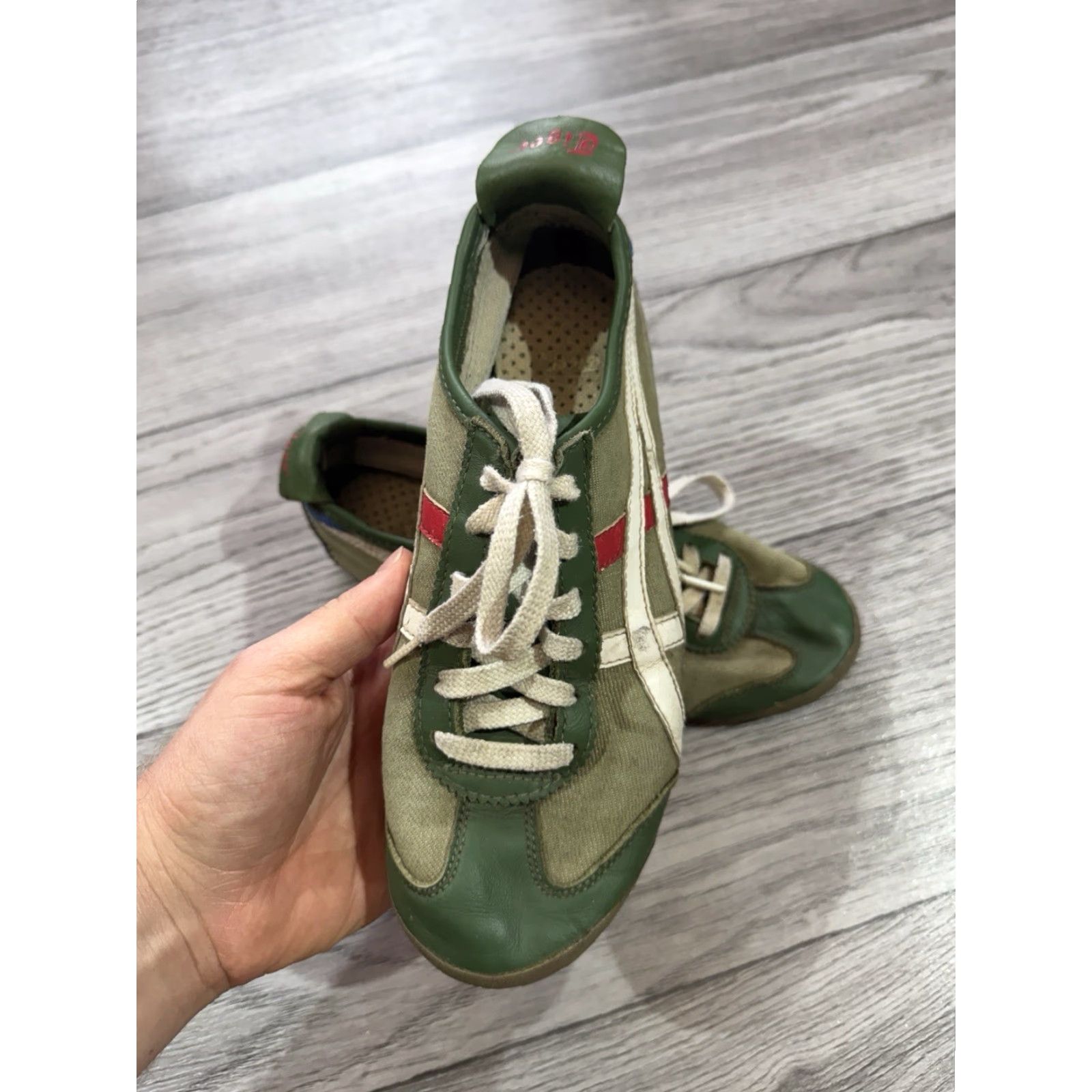Onitsuka Tiger Onitsuka Tiger Serrano HQ305 Sneaker Army Green/White/Red Unisex Adults US 6 EU 39 Leather/Cotton Shoes Size US 6 / EU 39 - 6 Thumbnail