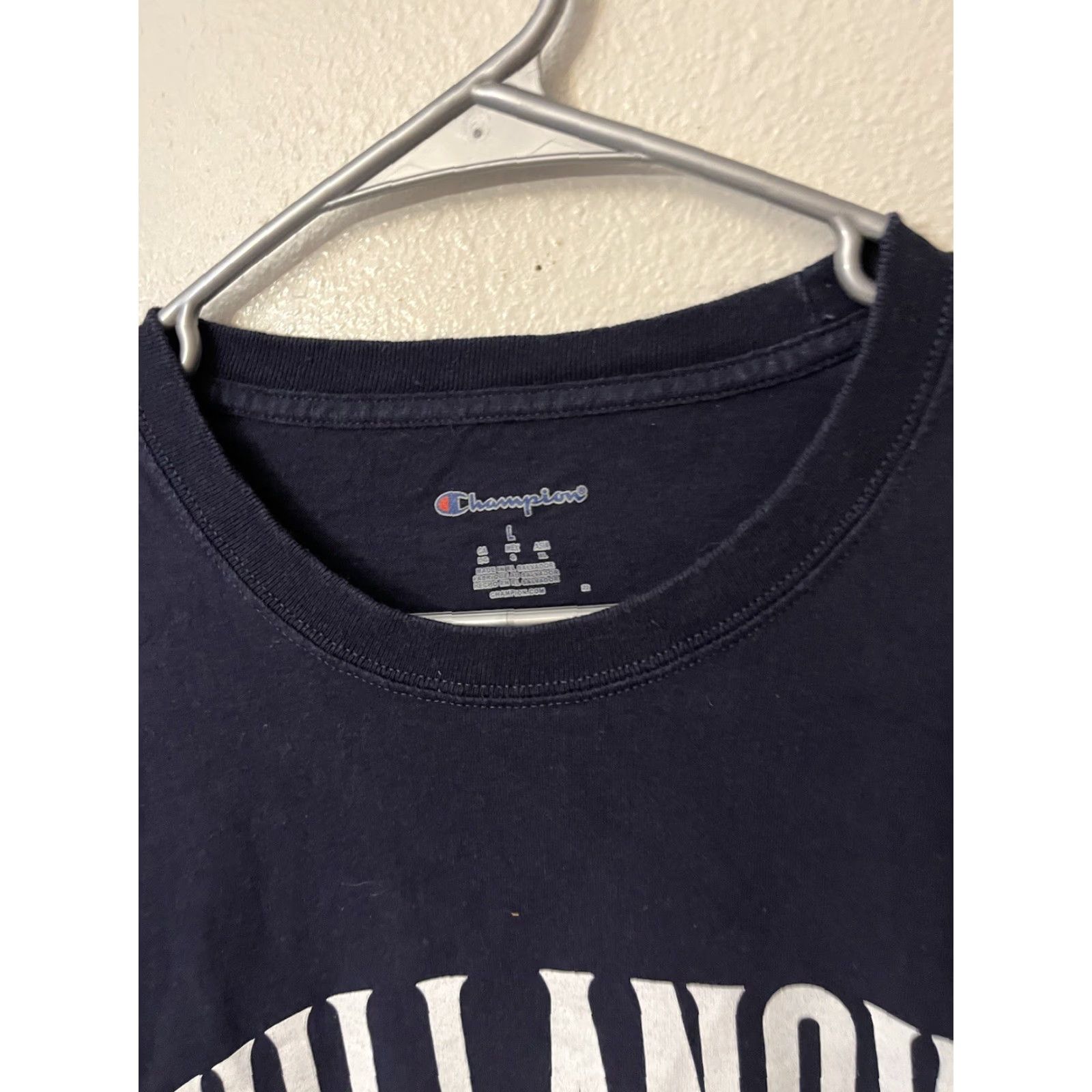 Champion VINTAGE Champion Villanova Football Wildcats Champion T-Shirt Short Sleeve Blue Large Mens Vintage 2000-2009 Sports University Size US L / EU 52-54 / 3 - 2 Thumbnail
