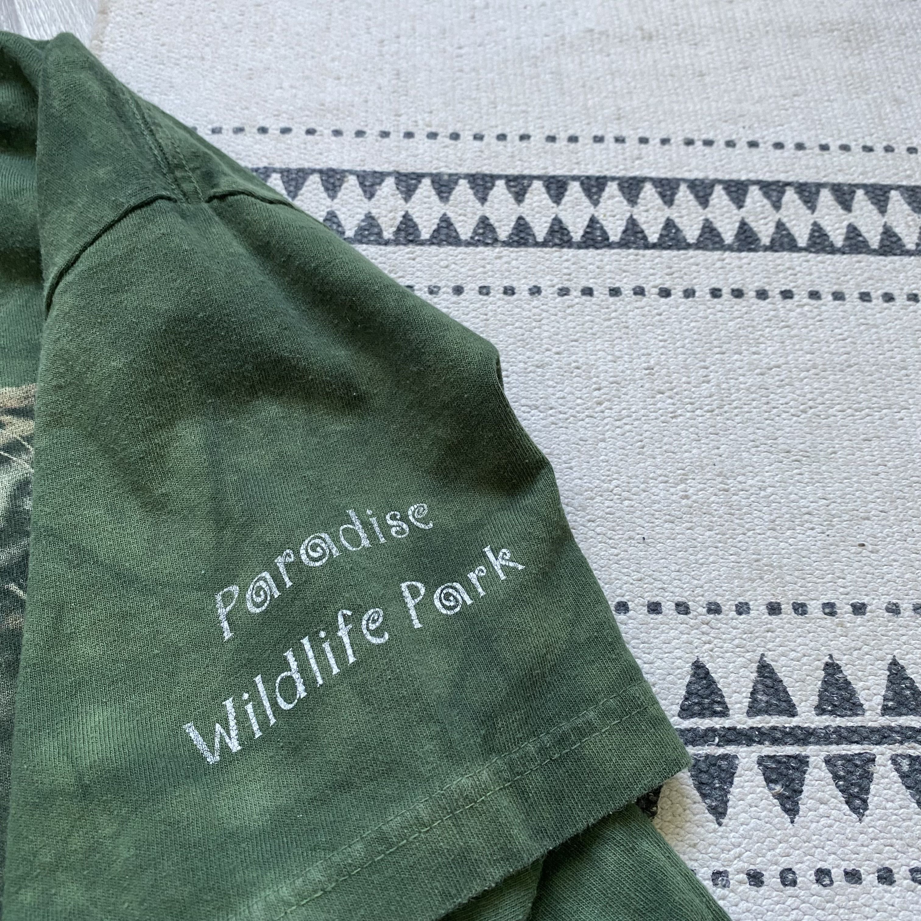 The Mountain 🐅 Vintage Mountain Animal tee Lion Tiger Wolf Y2K tiy dye Size US L / EU 52-54 / 3 - 7 Thumbnail