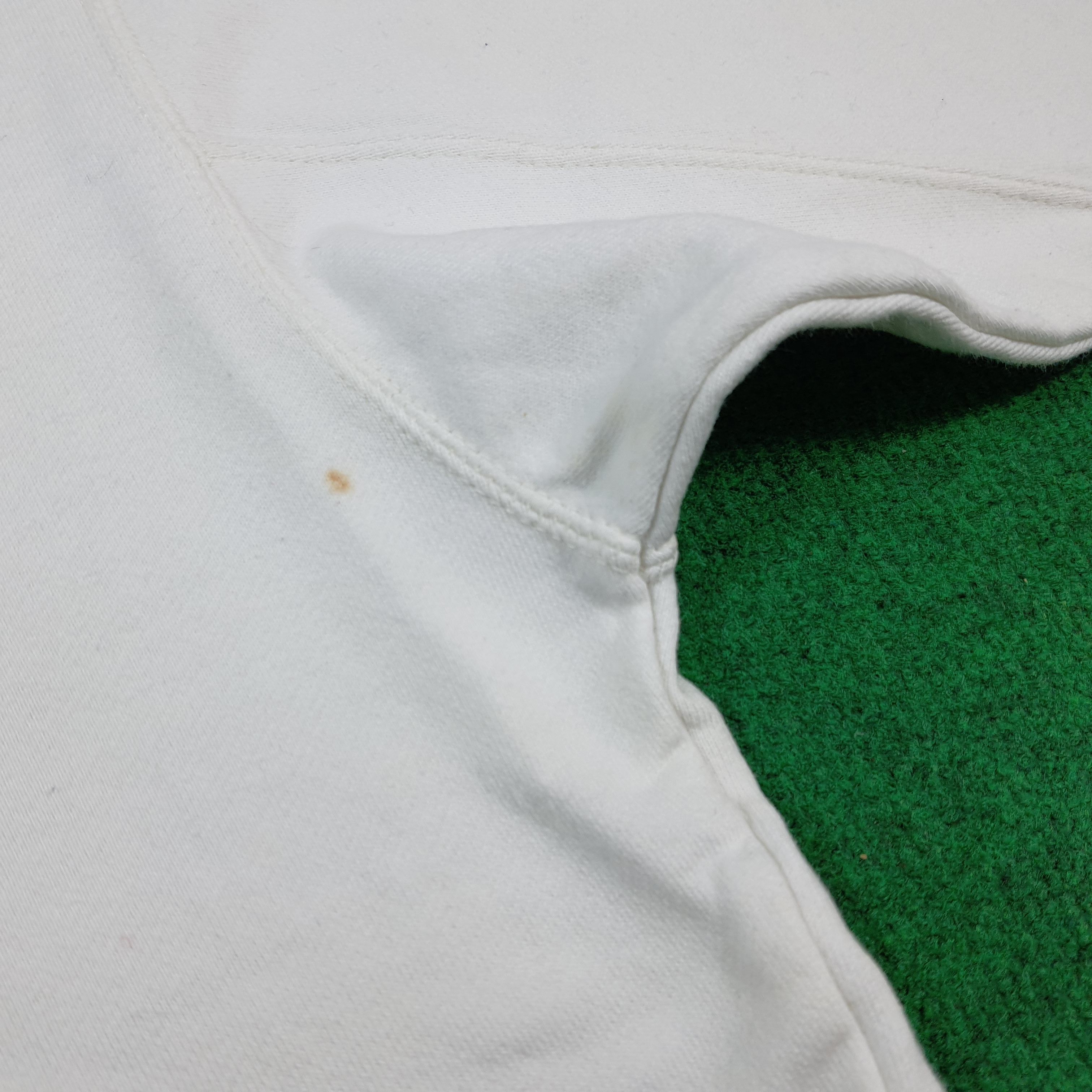 Calvin Klein Vintage Calvin Klein Jeans White Pullover C295N5 Size US M / EU 48-50 / 2 - 10 Thumbnail