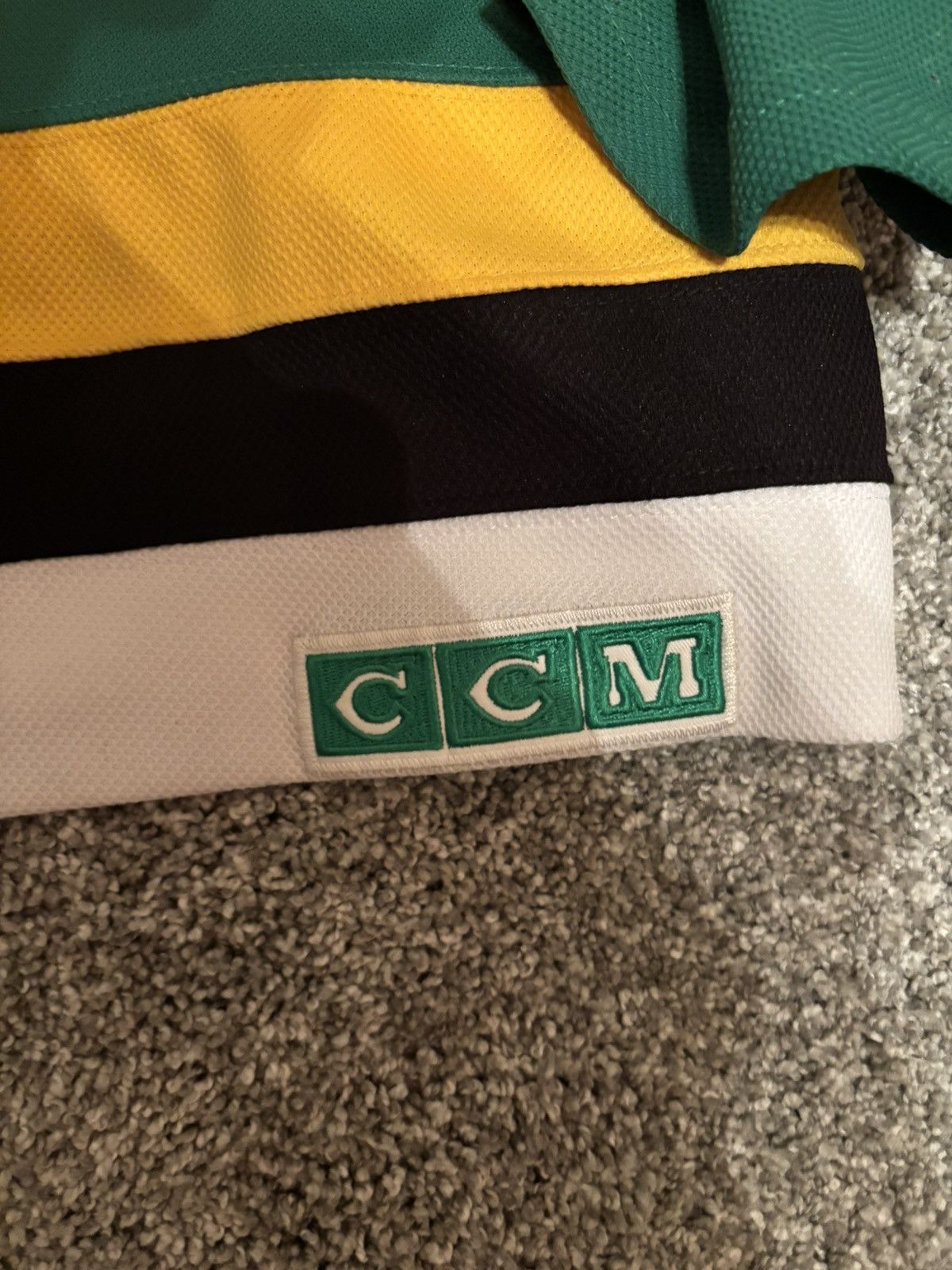 Ccm Vintage stars jersey Size US M / EU 48-50 / 2 - 5 Thumbnail
